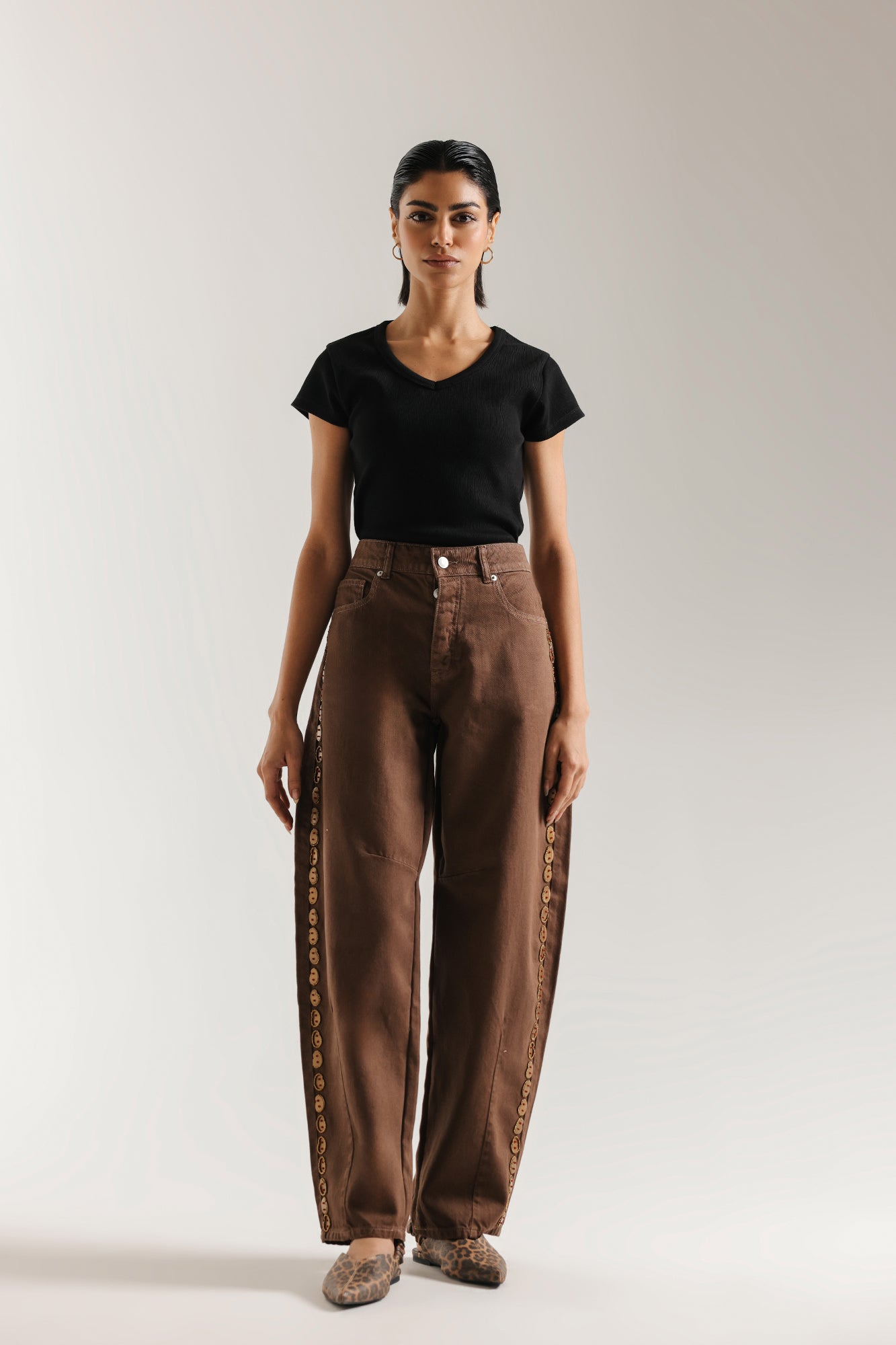EMBROIDERED JEANS (E0221/120/821)