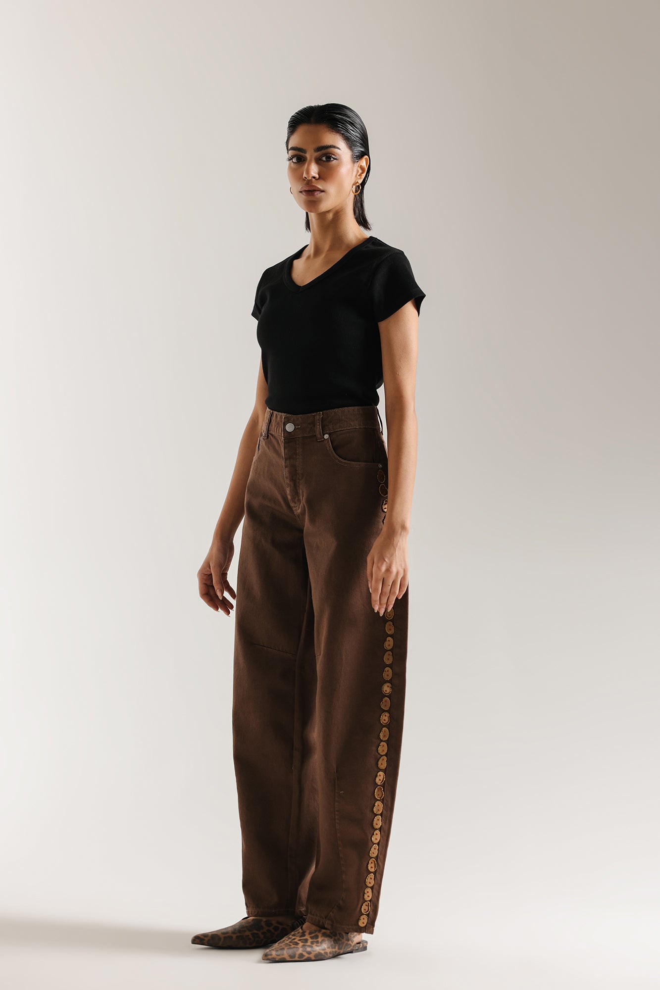 EMBROIDERED JEANS (E0221/120/821)