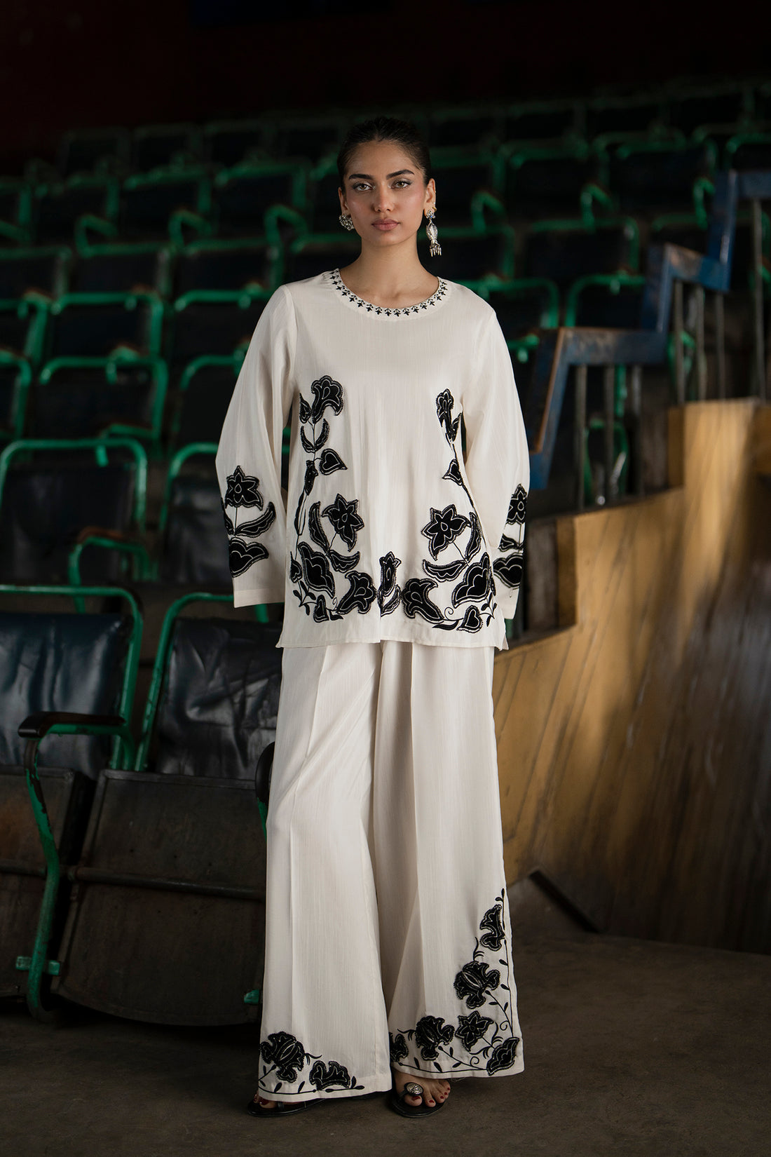 EMBROIDERED SUIT (E0610/119/002)