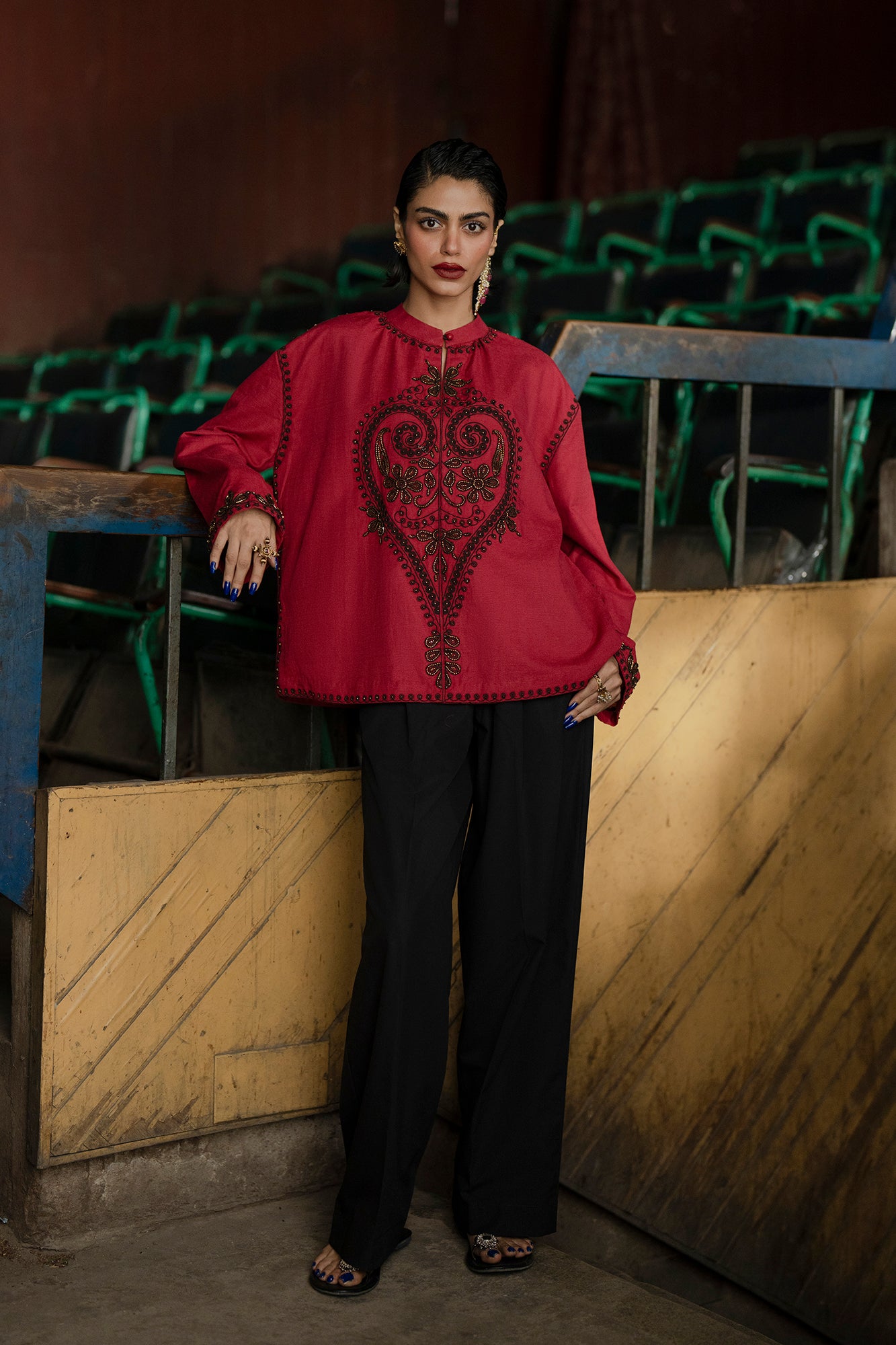 EMBROIDERED TOP (E0626/119/402)