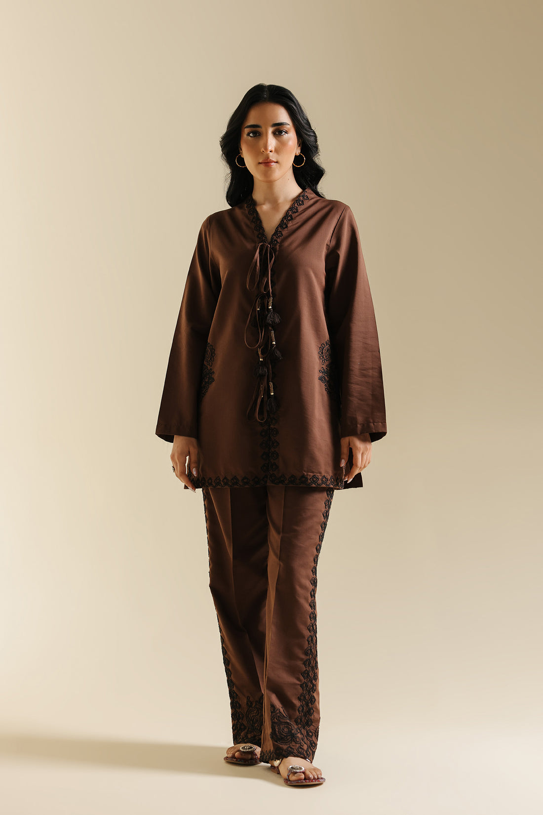 EMBROIDERED SUIT (E0642/119/317)