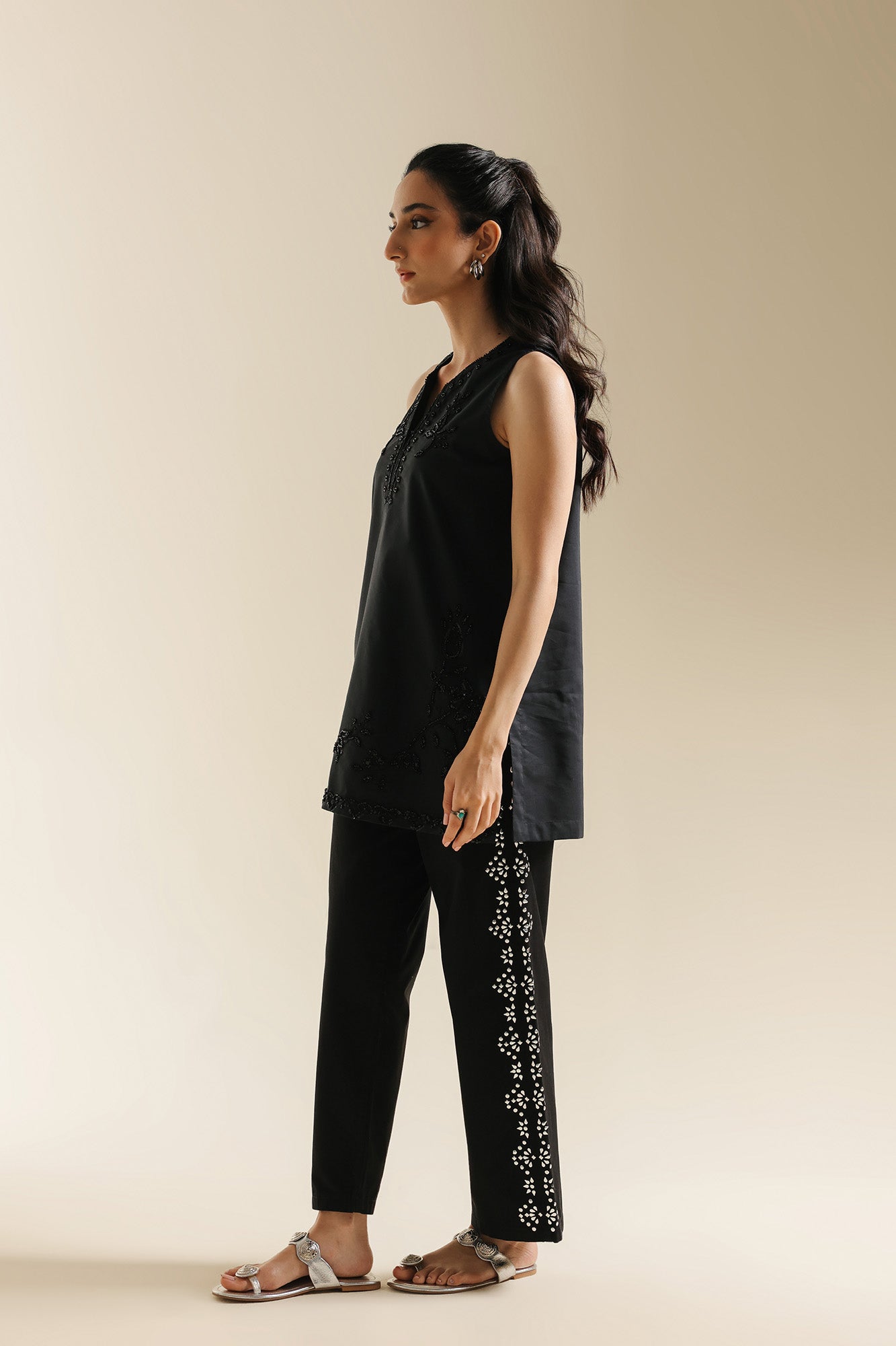 EMBROIDERED KURTI (E0754/119/901)