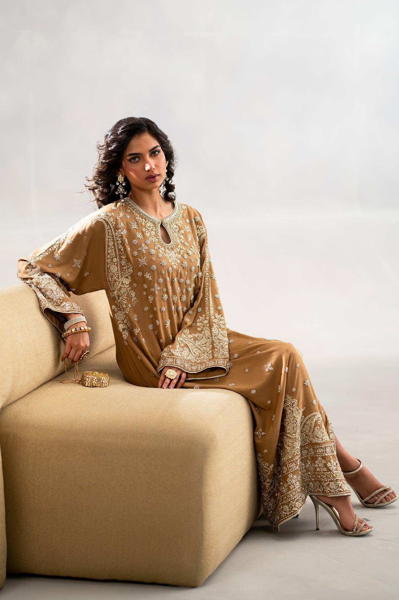 EMBROIDERED KAFTAN (E0951/104/808)