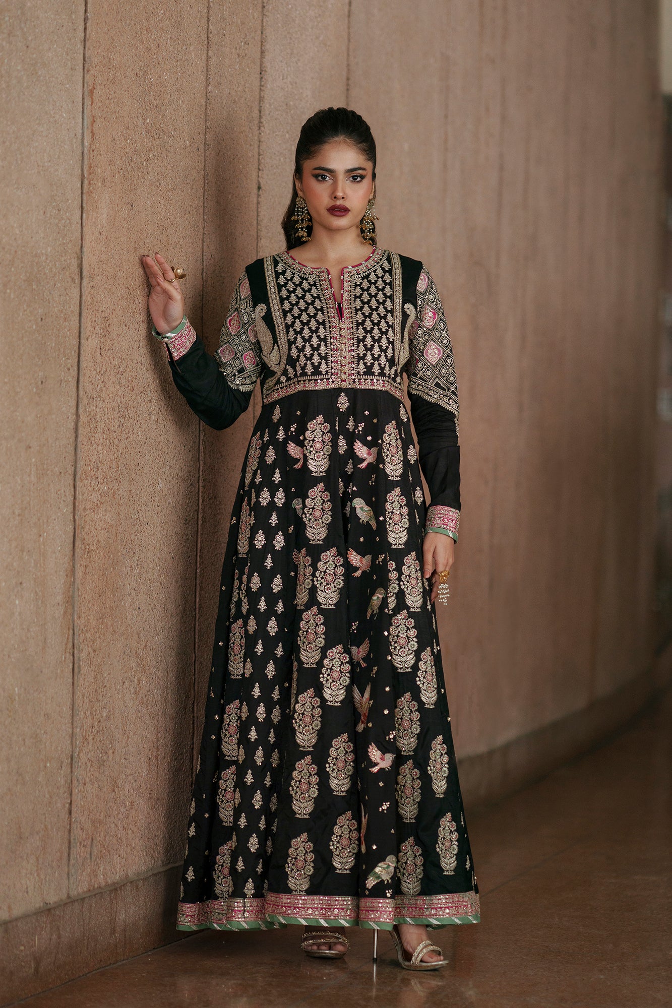 EMBROIDERED PISHWAS (E1007/104/902)