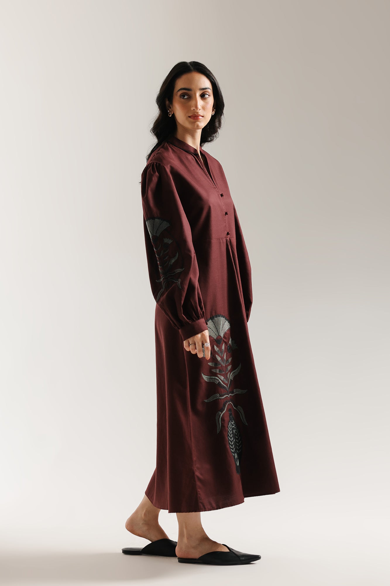 EMBROIDERED DRESS (E1015/101/516)