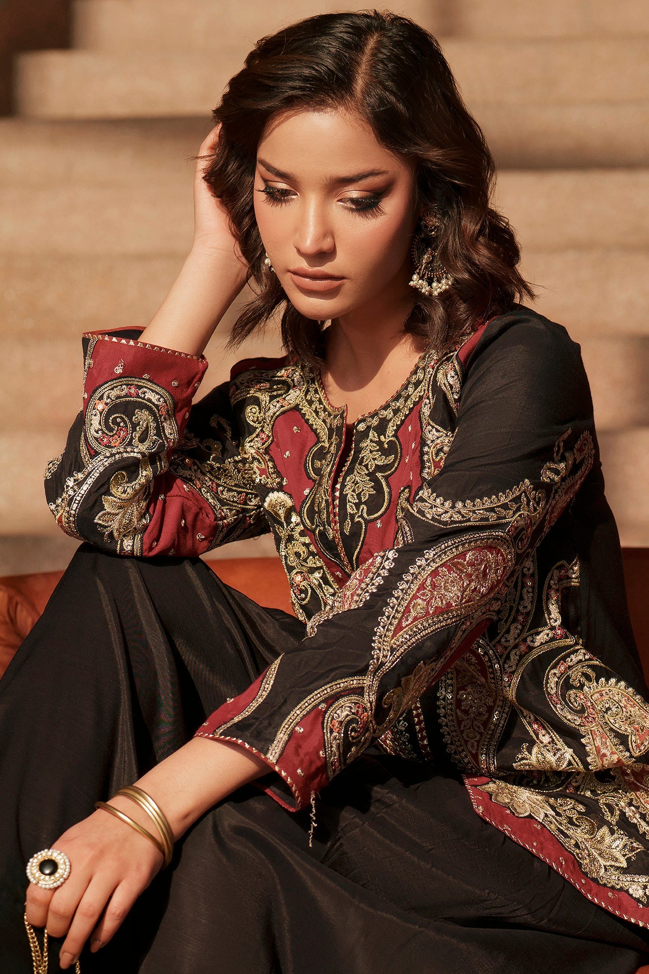 EMBROIDERED SUIT (E1017/104/902)
