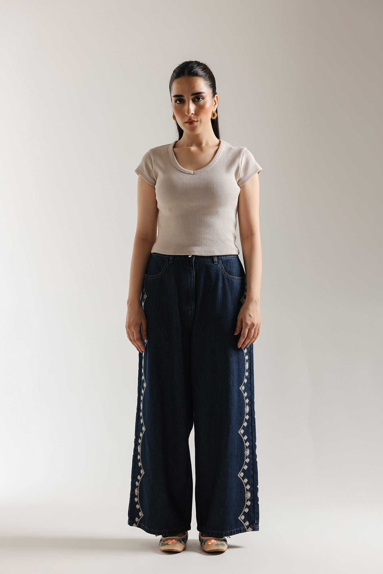 EMBROIDERED JEANS (E1027/101/622)