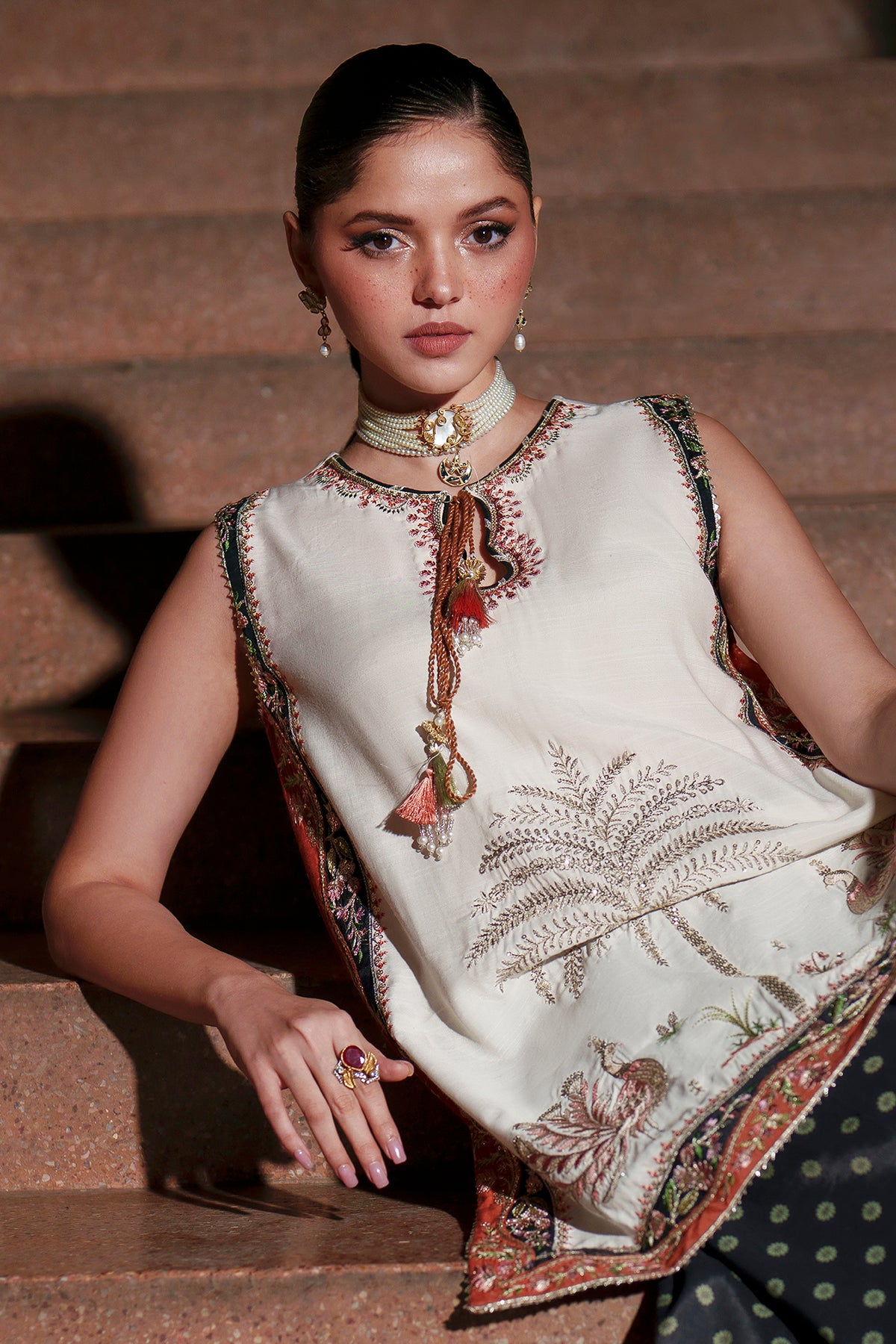 EMBROIDERED SUIT (E1028/104/002)