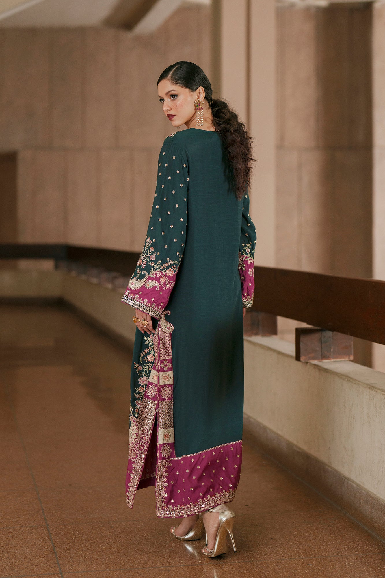 EMBROIDERED KAFTAN (E1031/104/712)