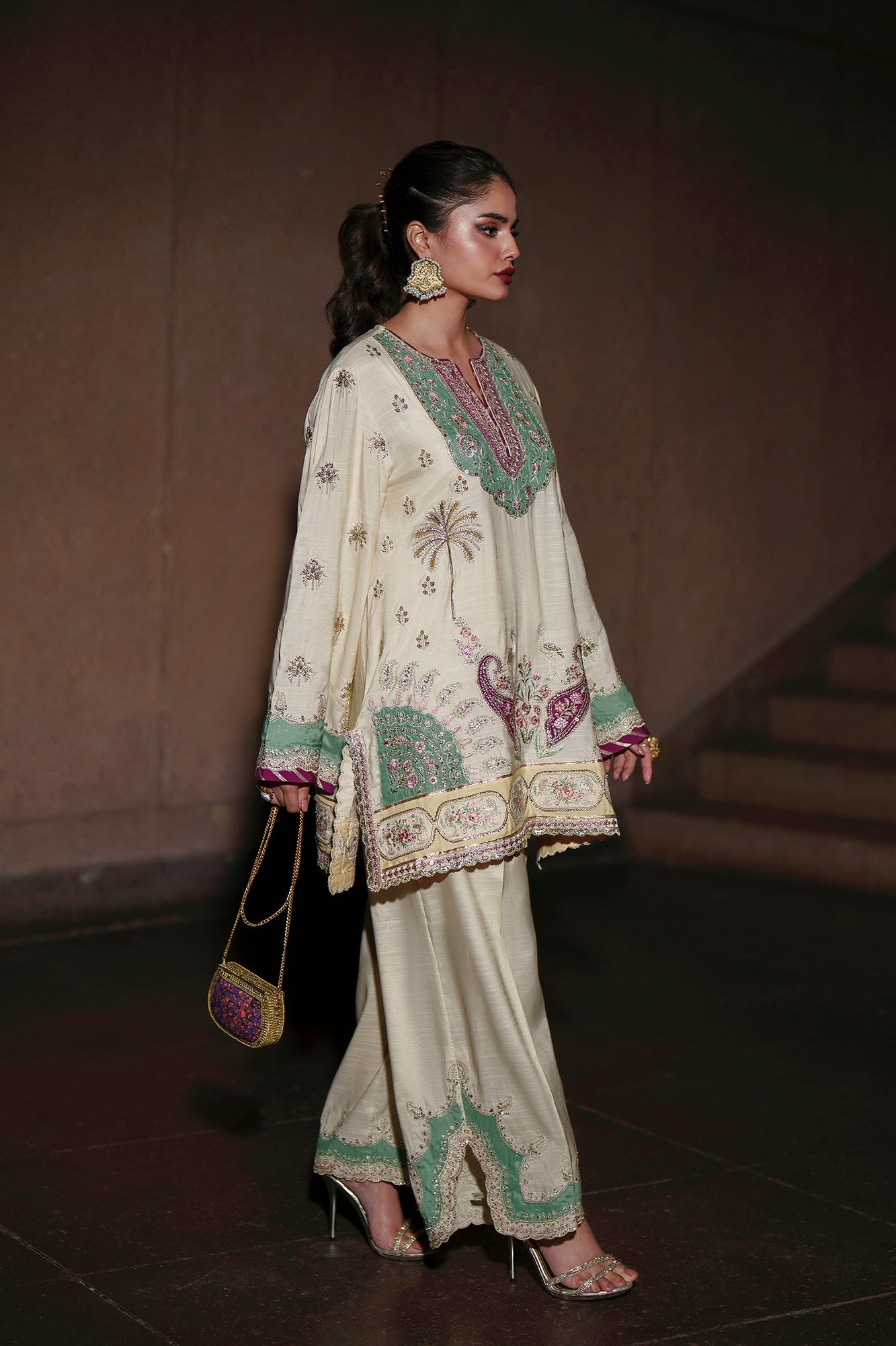 EMBROIDERED SUIT (E1036/104/002)