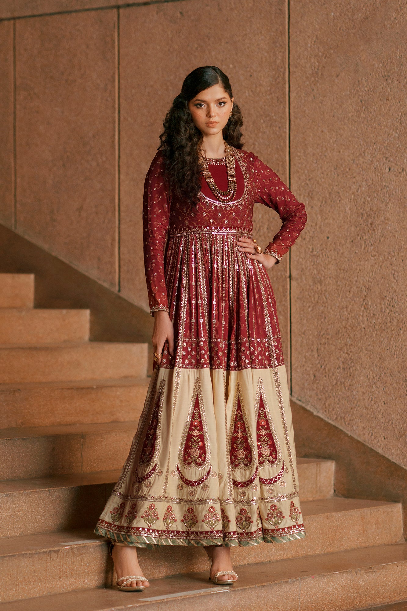 EMBROIDERED PISHWAS (E1044/104/306)