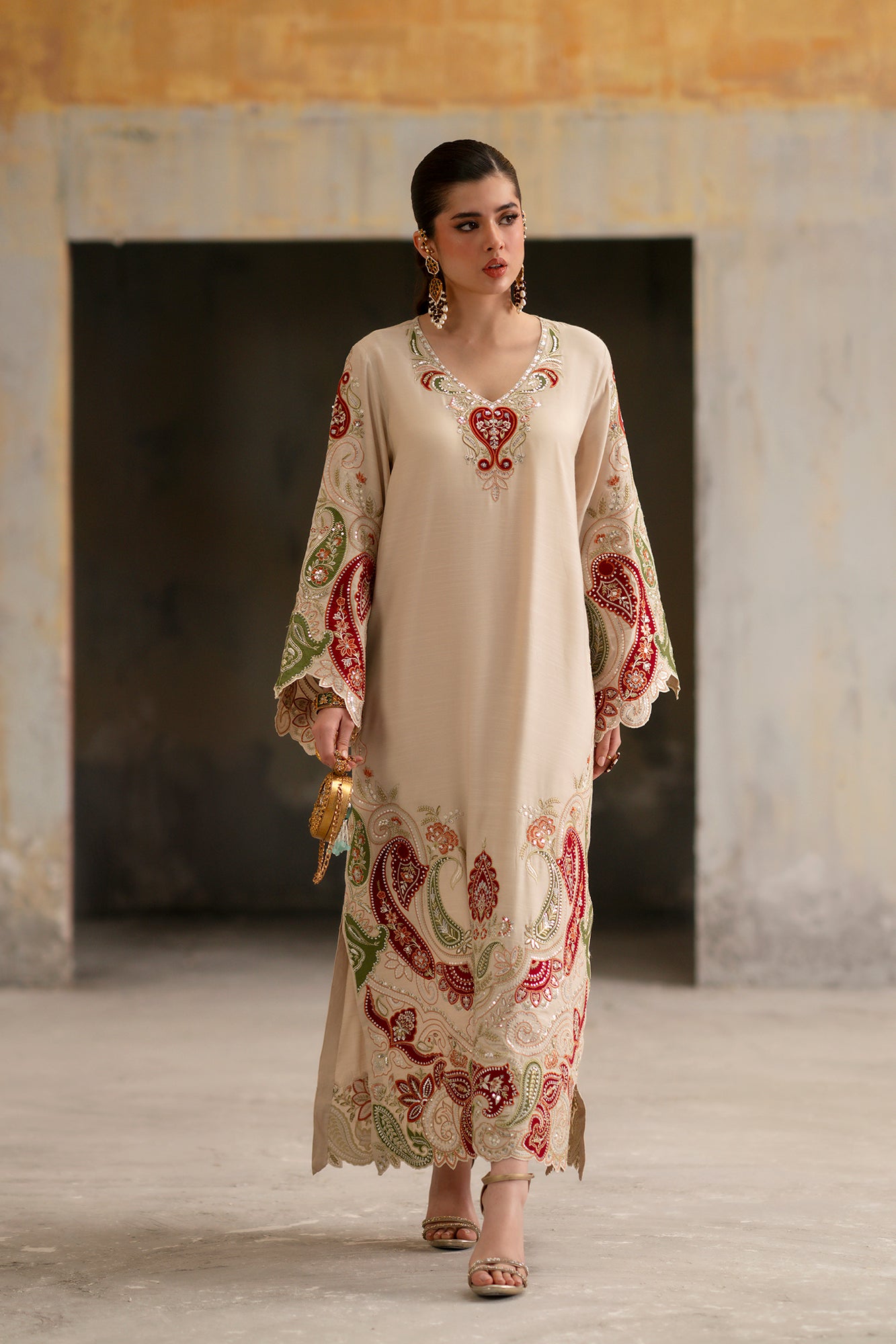 EMBROIDERED KAFTAN (E1054/104/006)