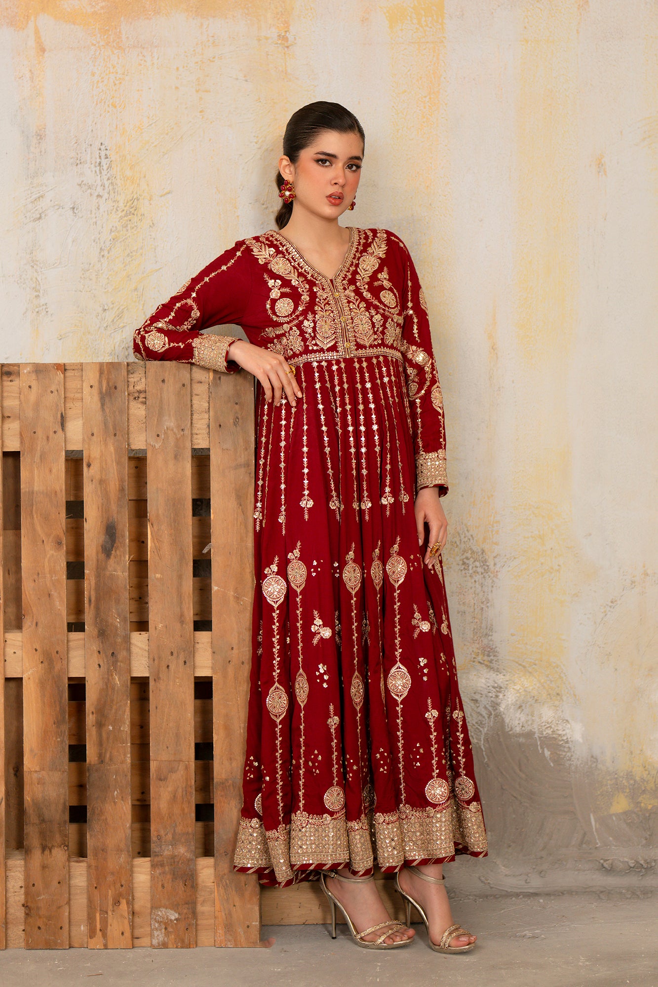 EMBROIDERED PISHWAS (E1056/104/416)