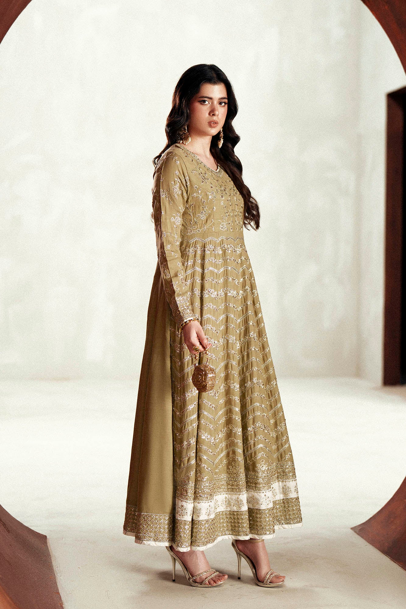 EMBROIDERED DRESS (E1079/104/121)