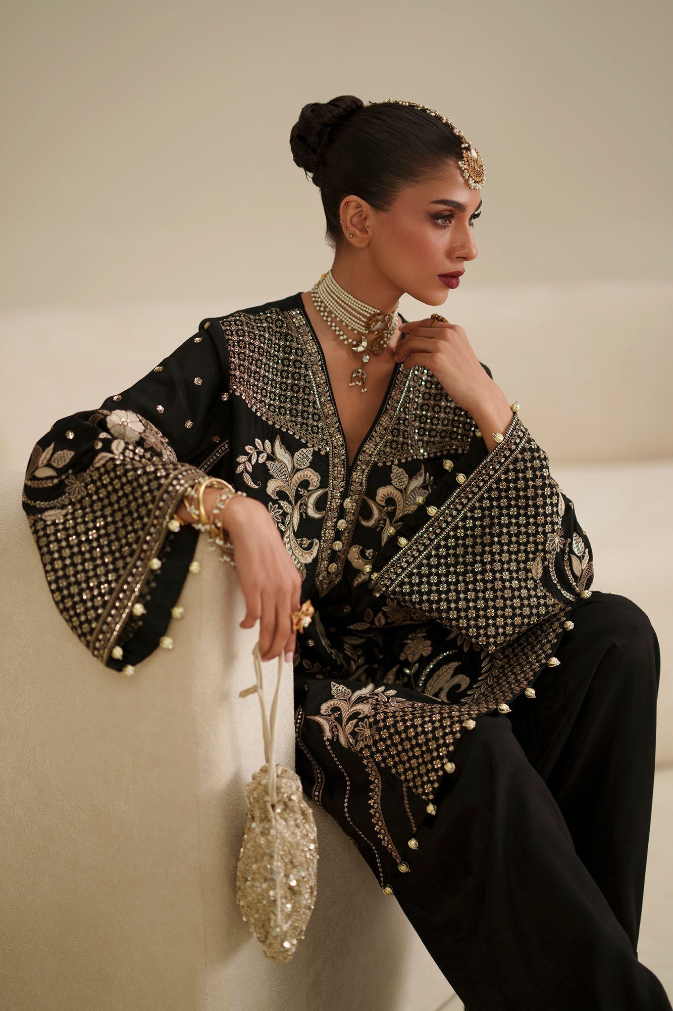 EMBROIDERED SUIT (E1082/104/902)