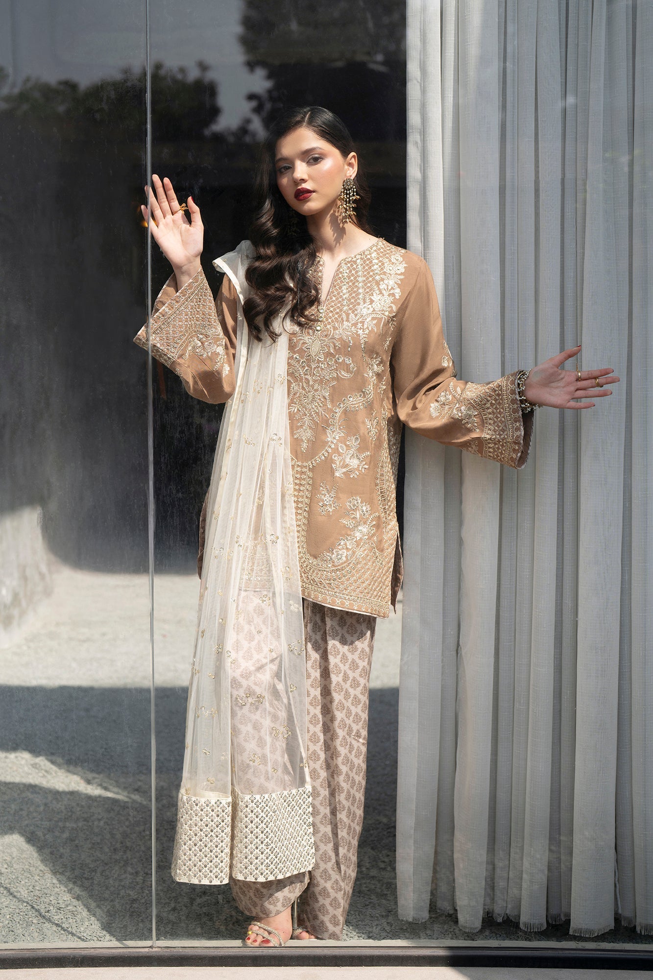 EMBROIDERED SUIT (E1086/104/111)