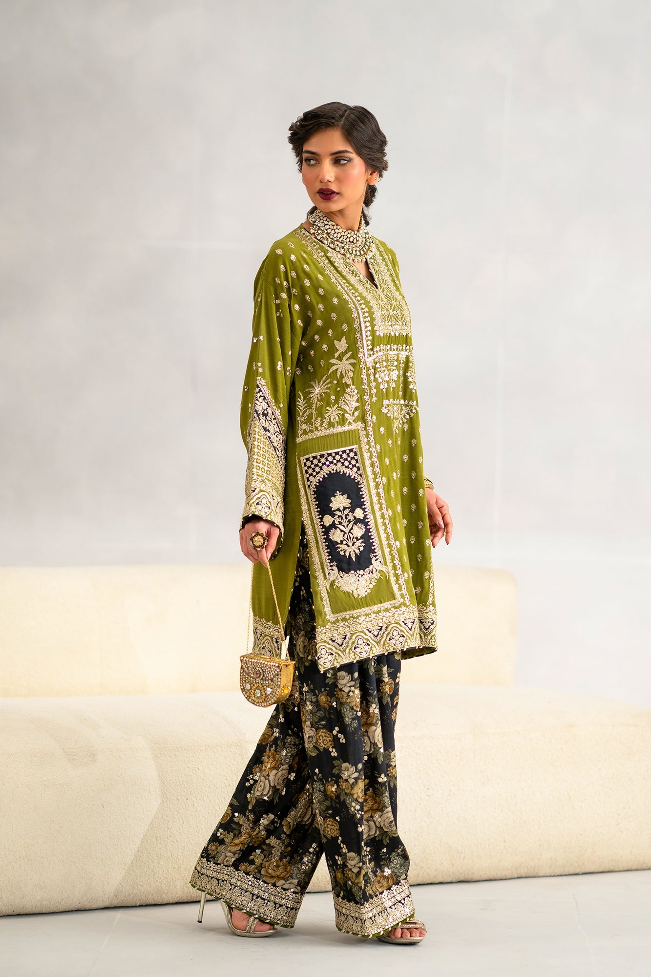 EMBROIDERED SUIT (E1103/104/126)