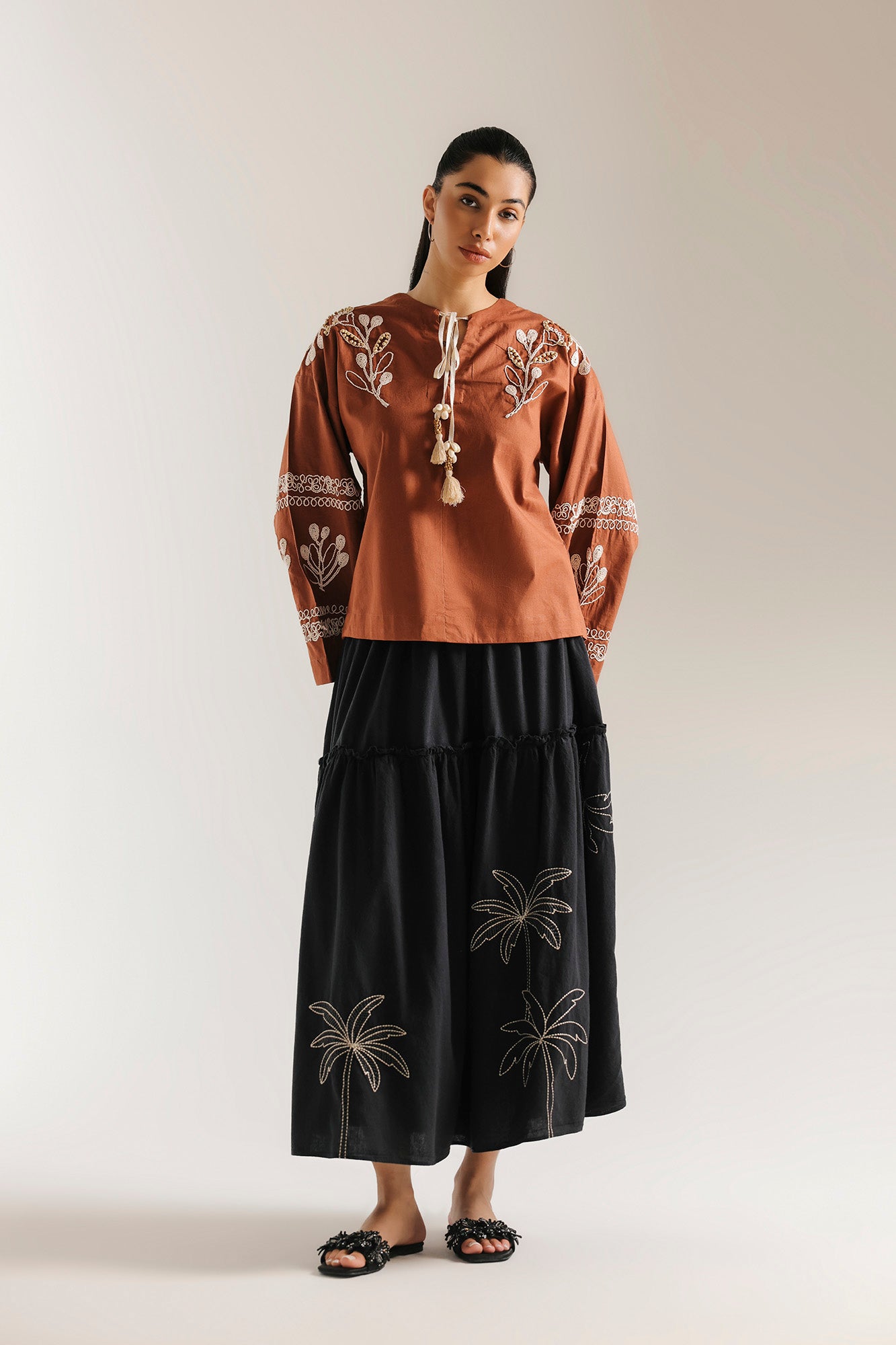 EMBROIDERED TOP (E1107/101/205)