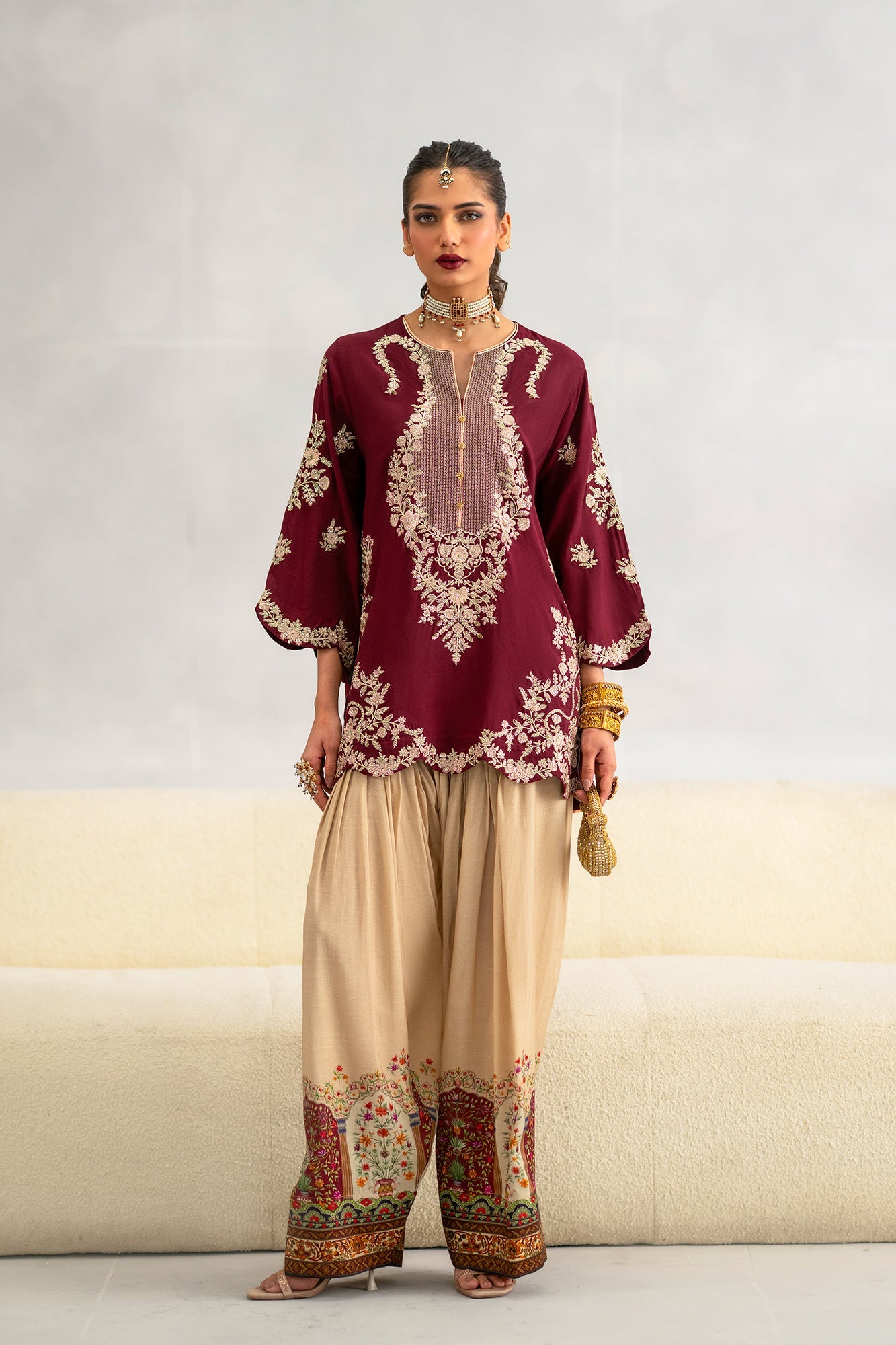 EMBROIDERED SUIT (E1113/104/319)
