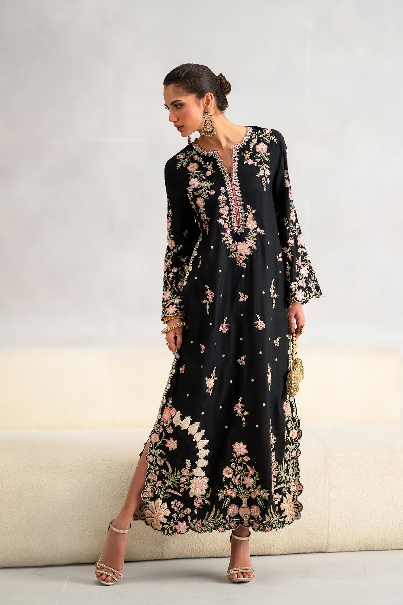EMBROIDERED KAFTAN (E1115/104/902)