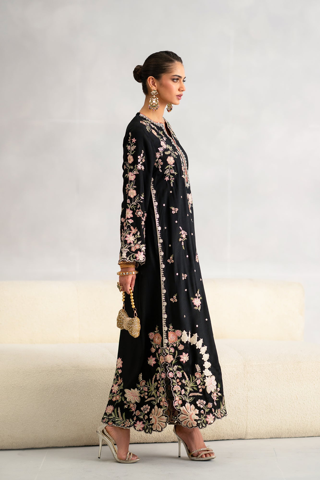 EMBROIDERED KAFTAN (E1115/104/902)