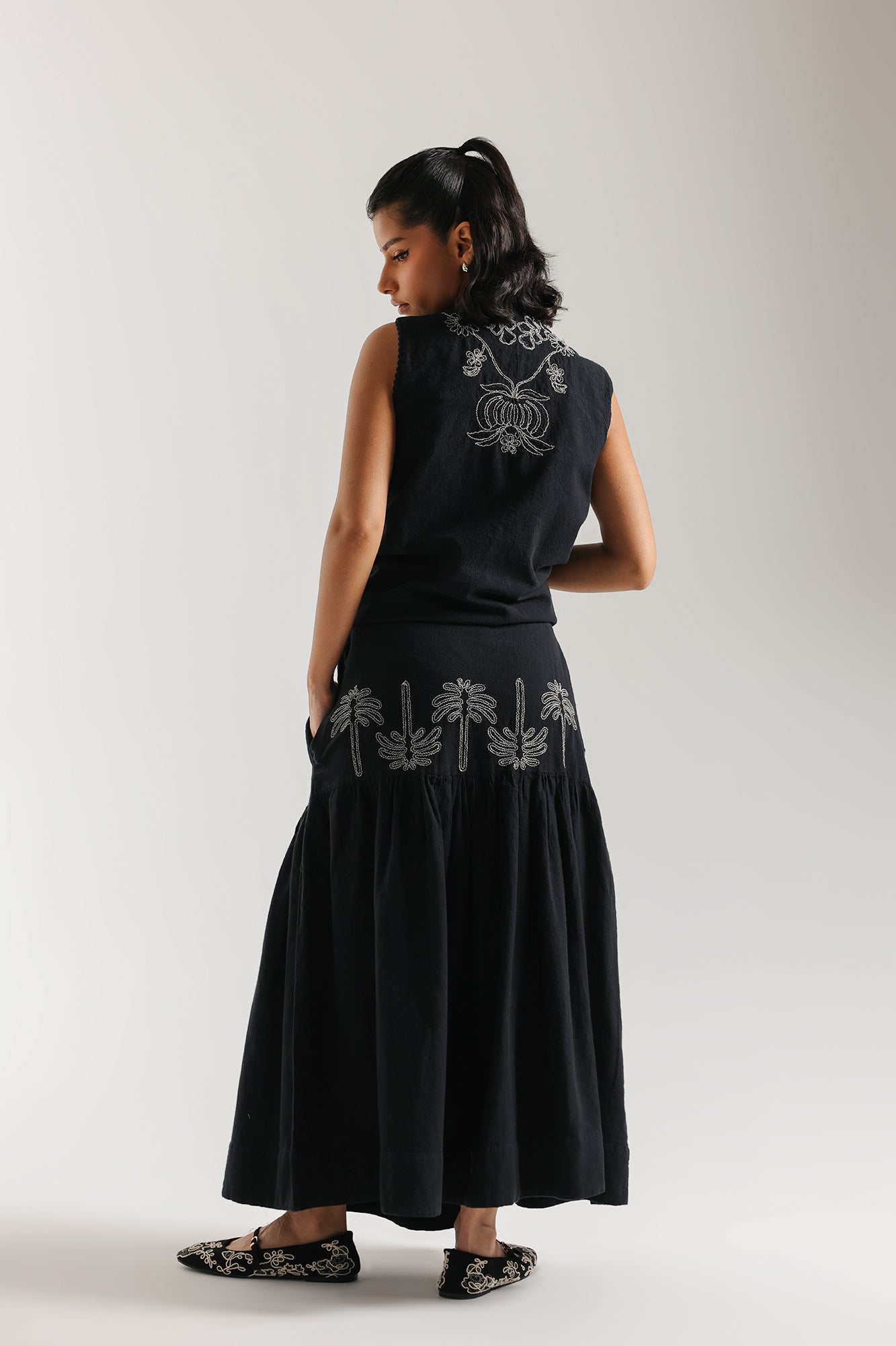 EMBROIDERED SKIRT (E1116/101/902)