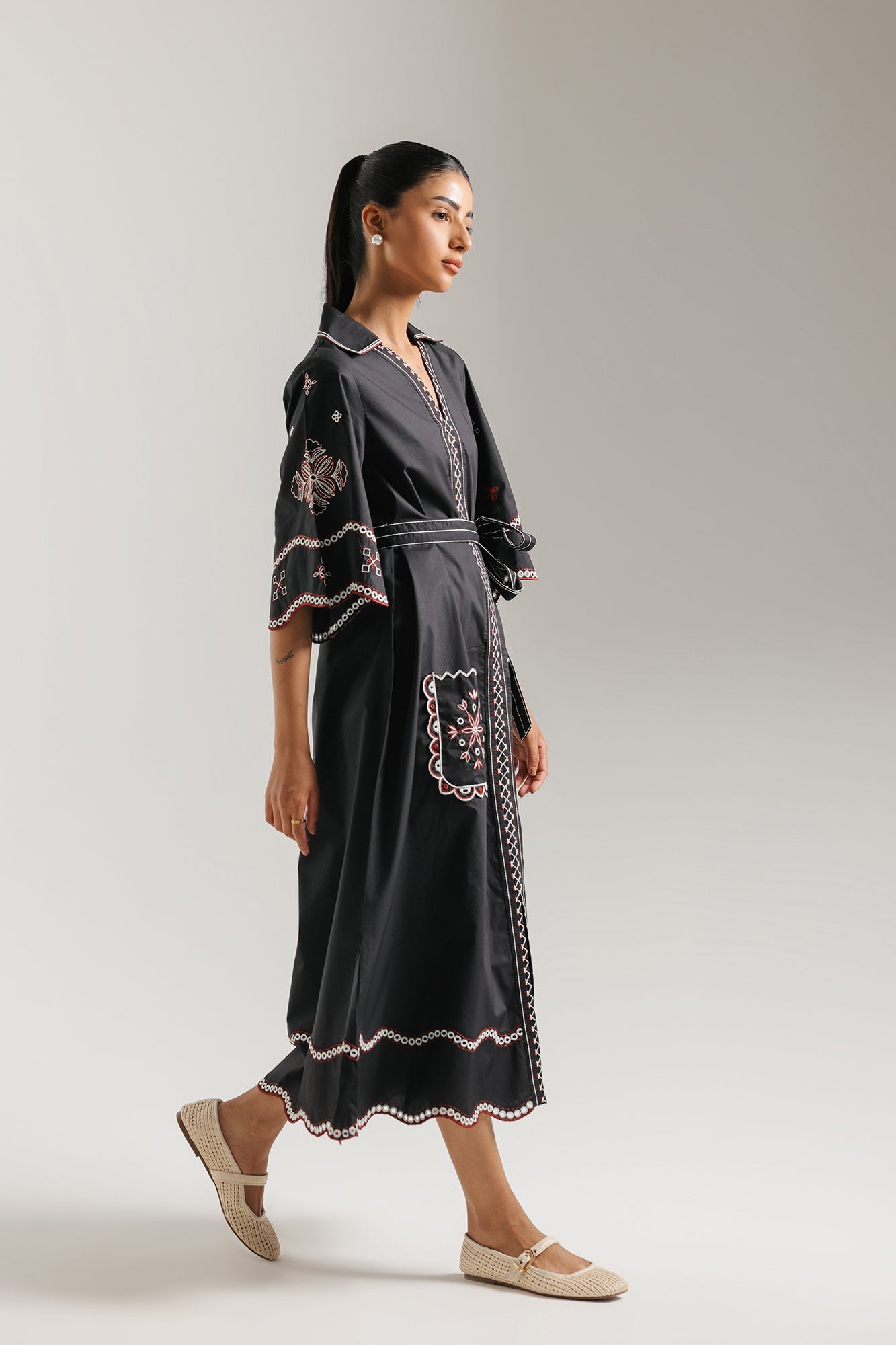 EMBROIDERED DRESS (E3316/108/902)
