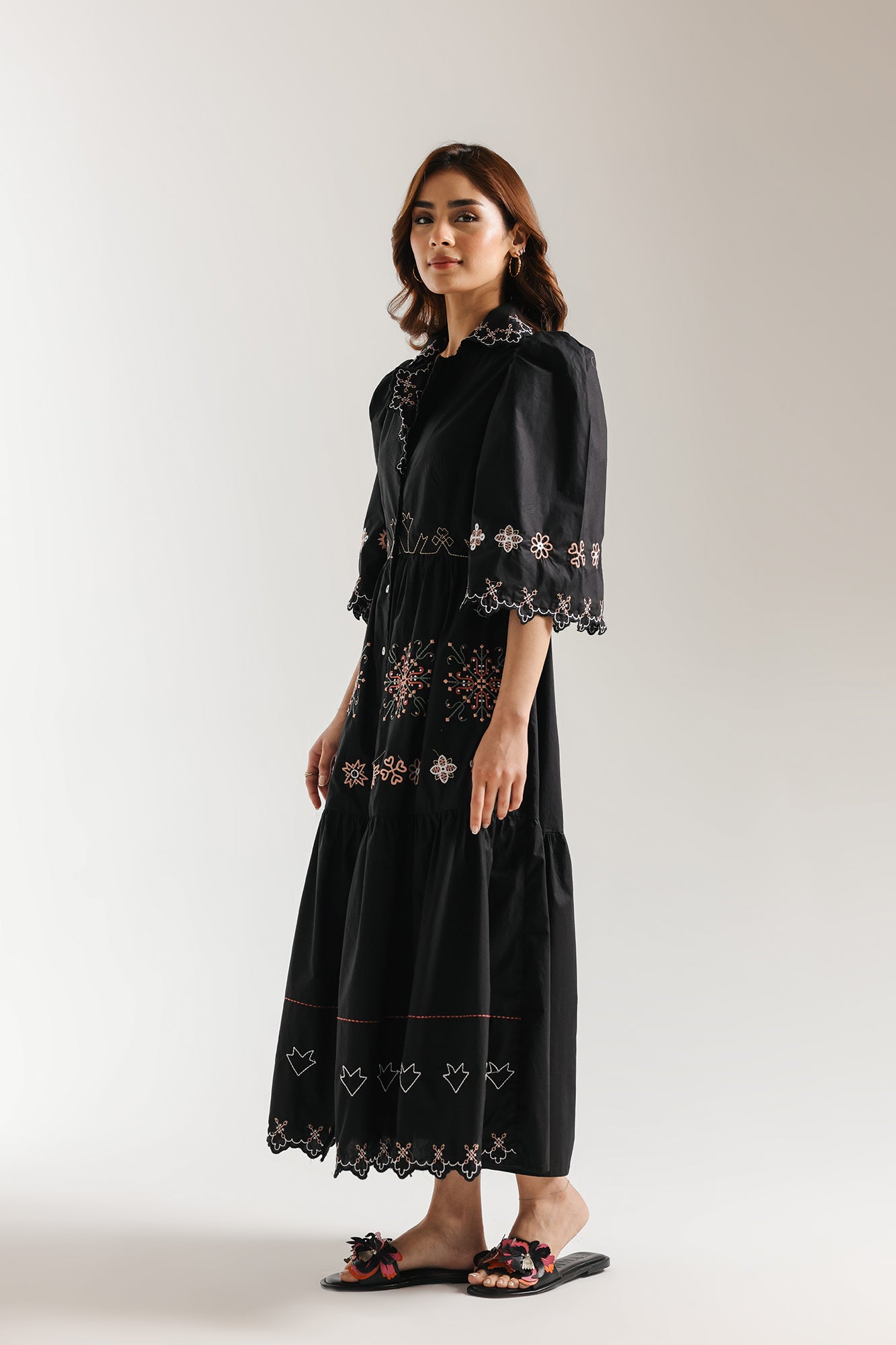 EMBROIDERED DRESS (E3357/108/902)
