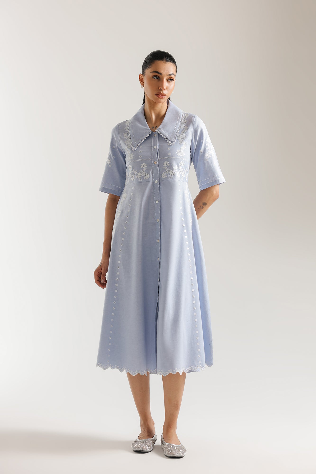 EMBROIDERED DRESS (E3366/108/635)