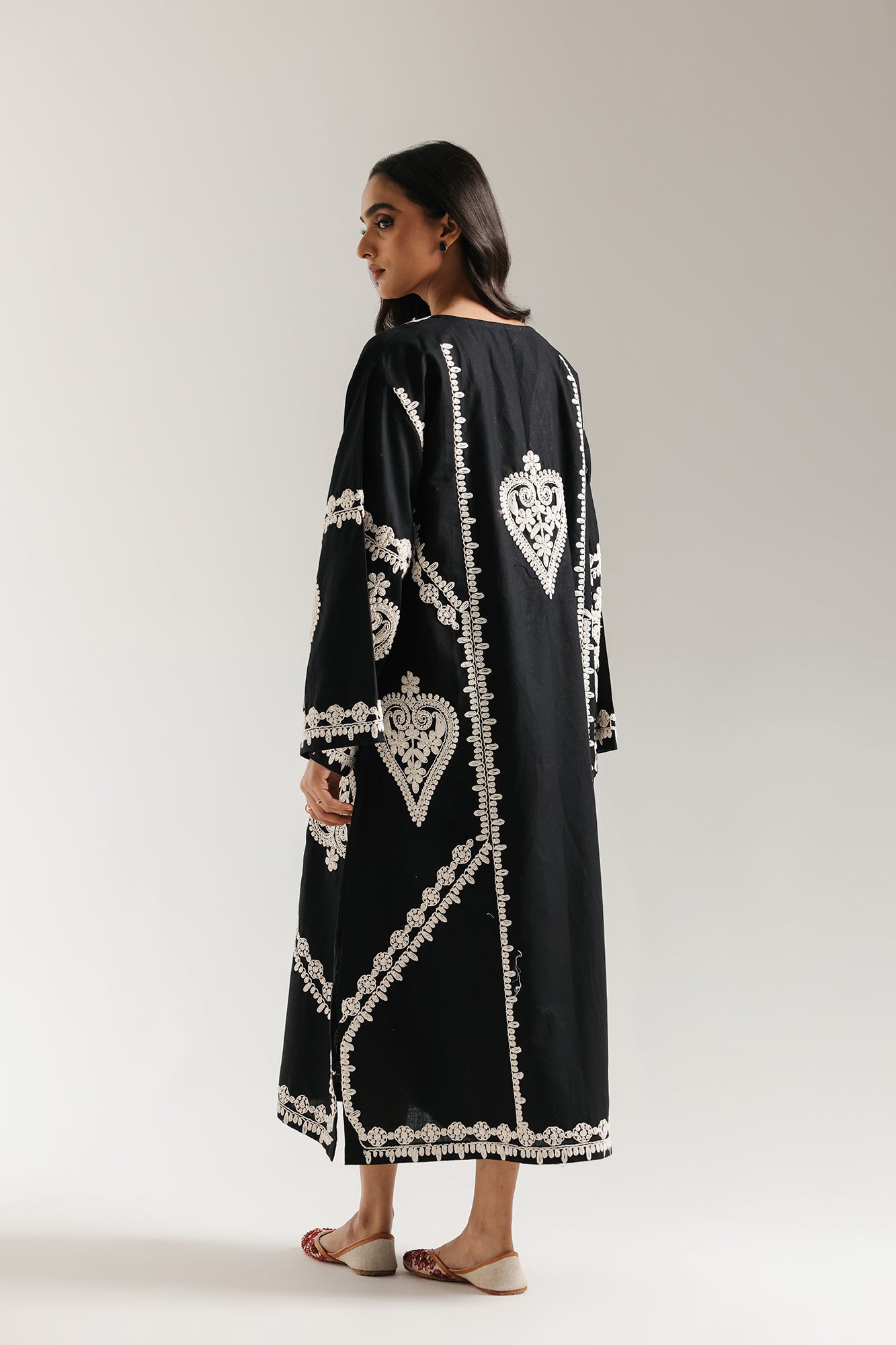 EMBROIDERED DRESS (E3652/103/902)