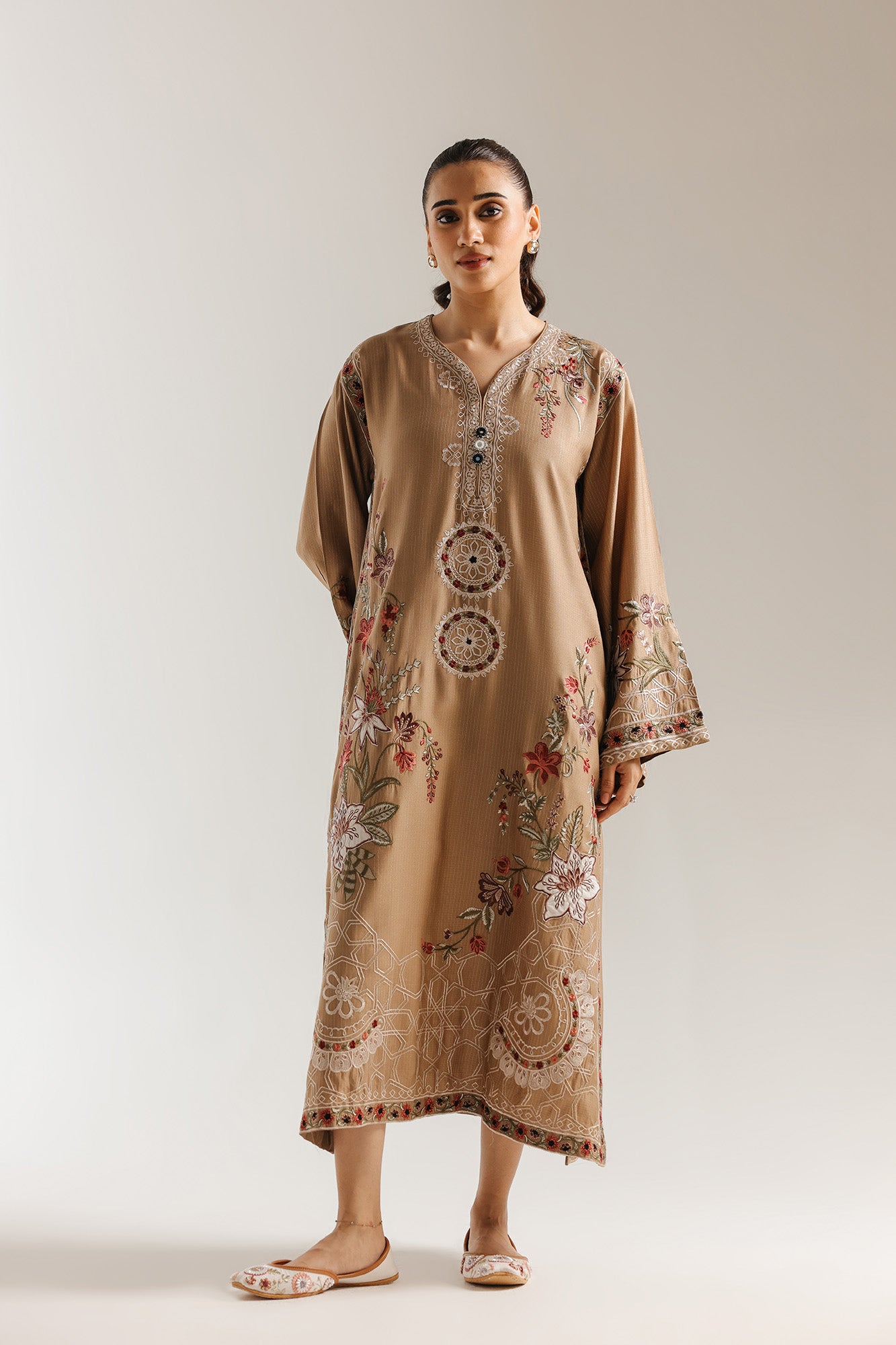 EMBROIDERED KAFTAN (E3768/103/113)