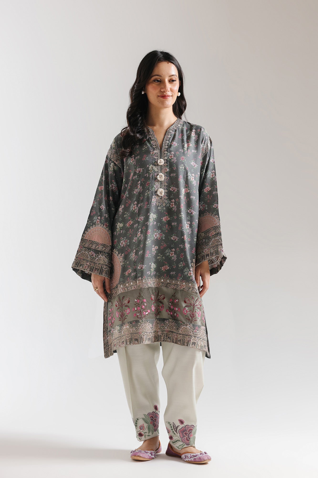 EMBROIDERED SUIT (E3771/103/905)