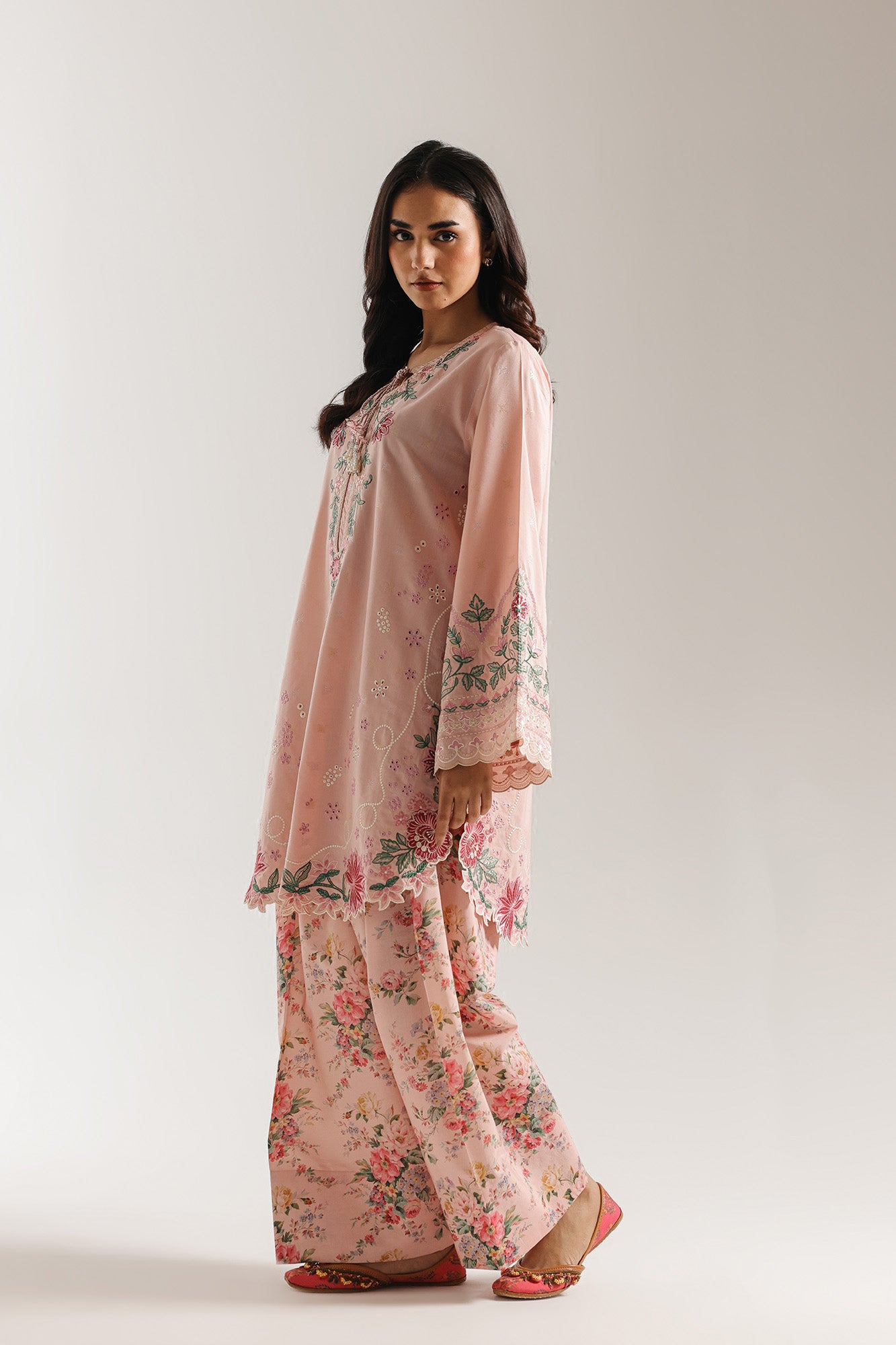 EMBROIDERED SUIT (E4006/103/315)