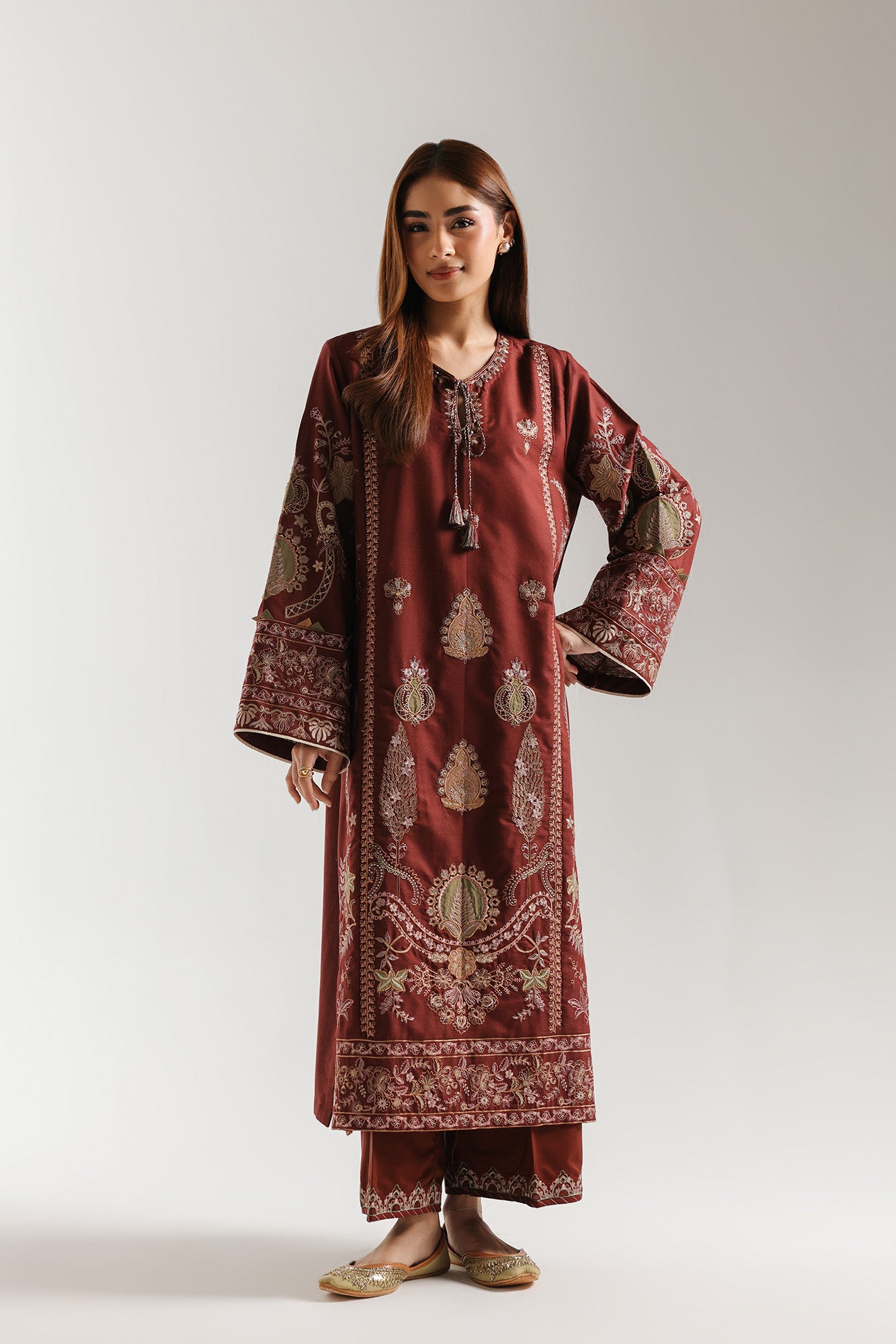 EMBROIDERED SUIT (E4026/103/803)