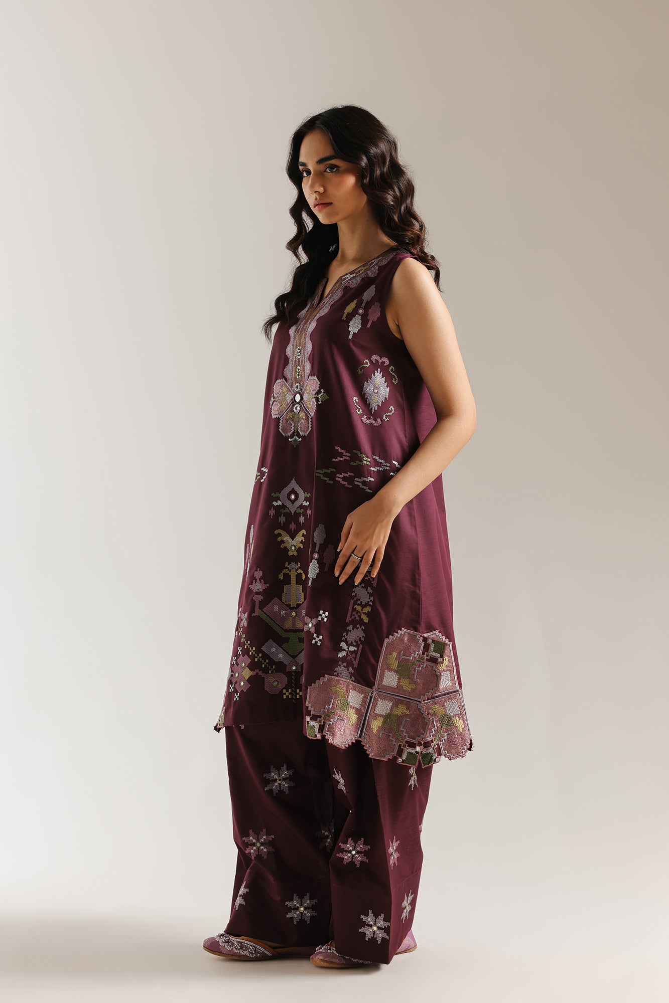 EMBROIDERED SUIT (E4029/103/403)