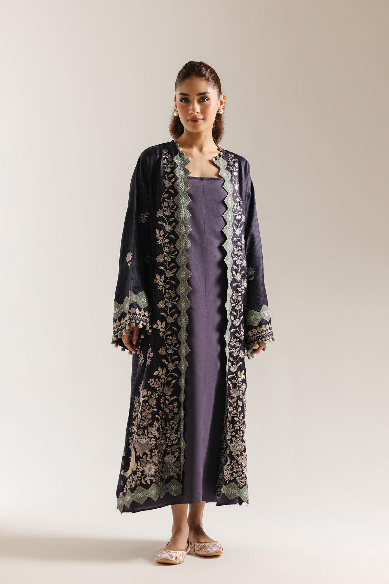 EMBROIDERED KIMONO (E4041/103/902)