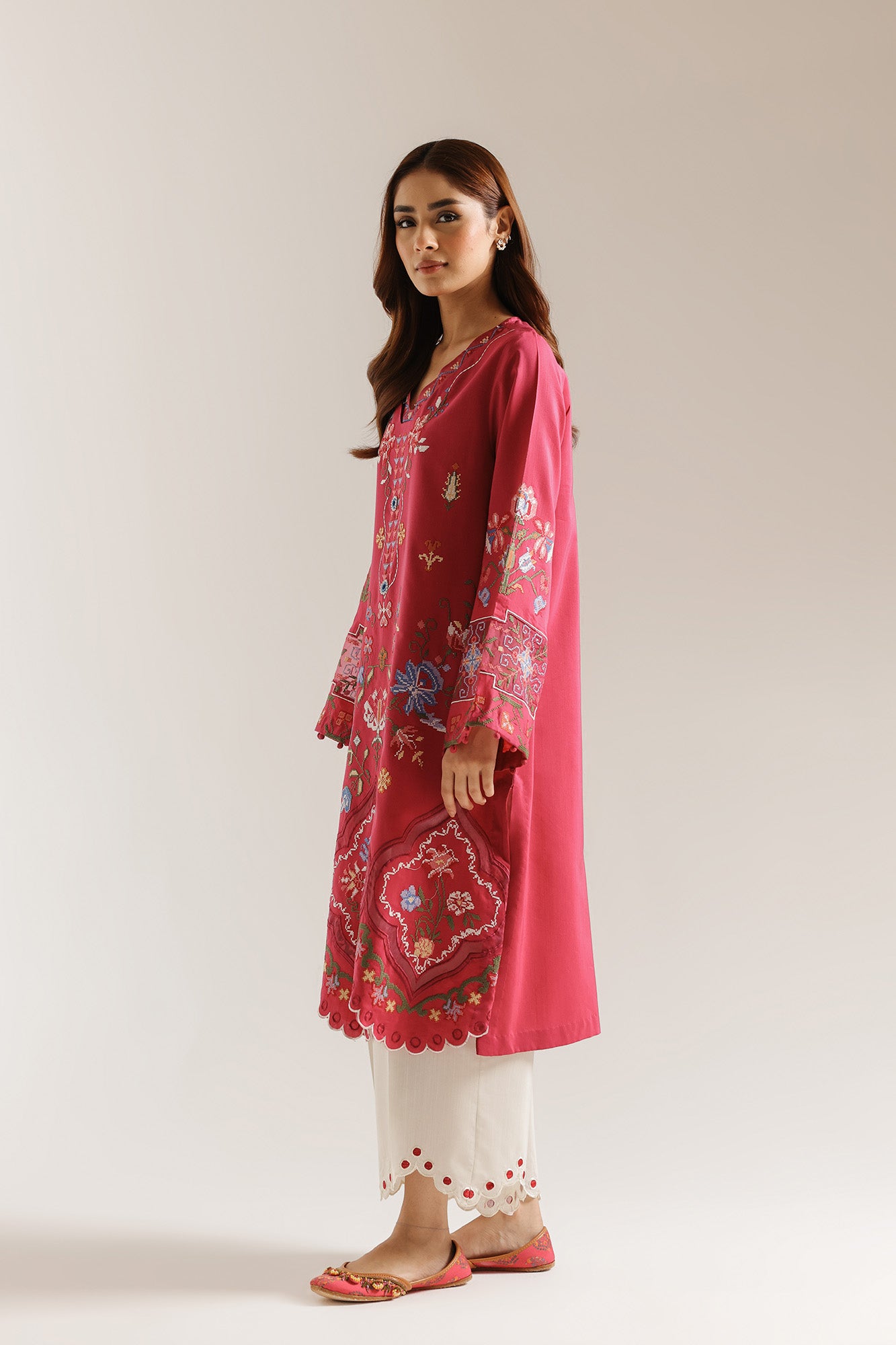 EMBROIDERED SUIT (E4045/103/409)
