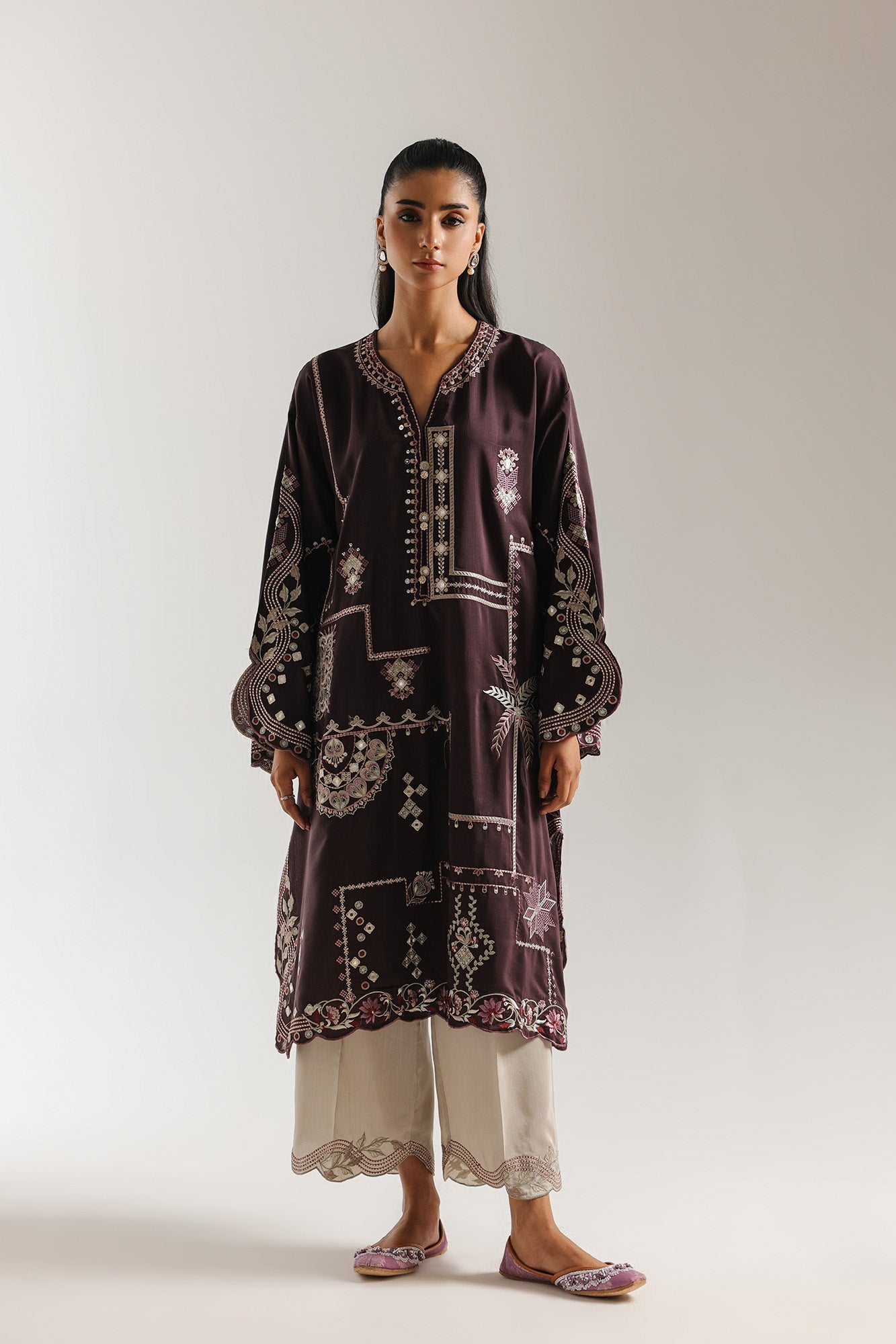 EMBROIDERED SUIT (E4049/103/516)