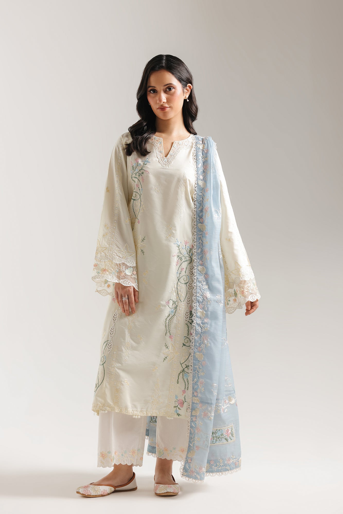 EMBROIDERED SUIT (E4060/103/115)