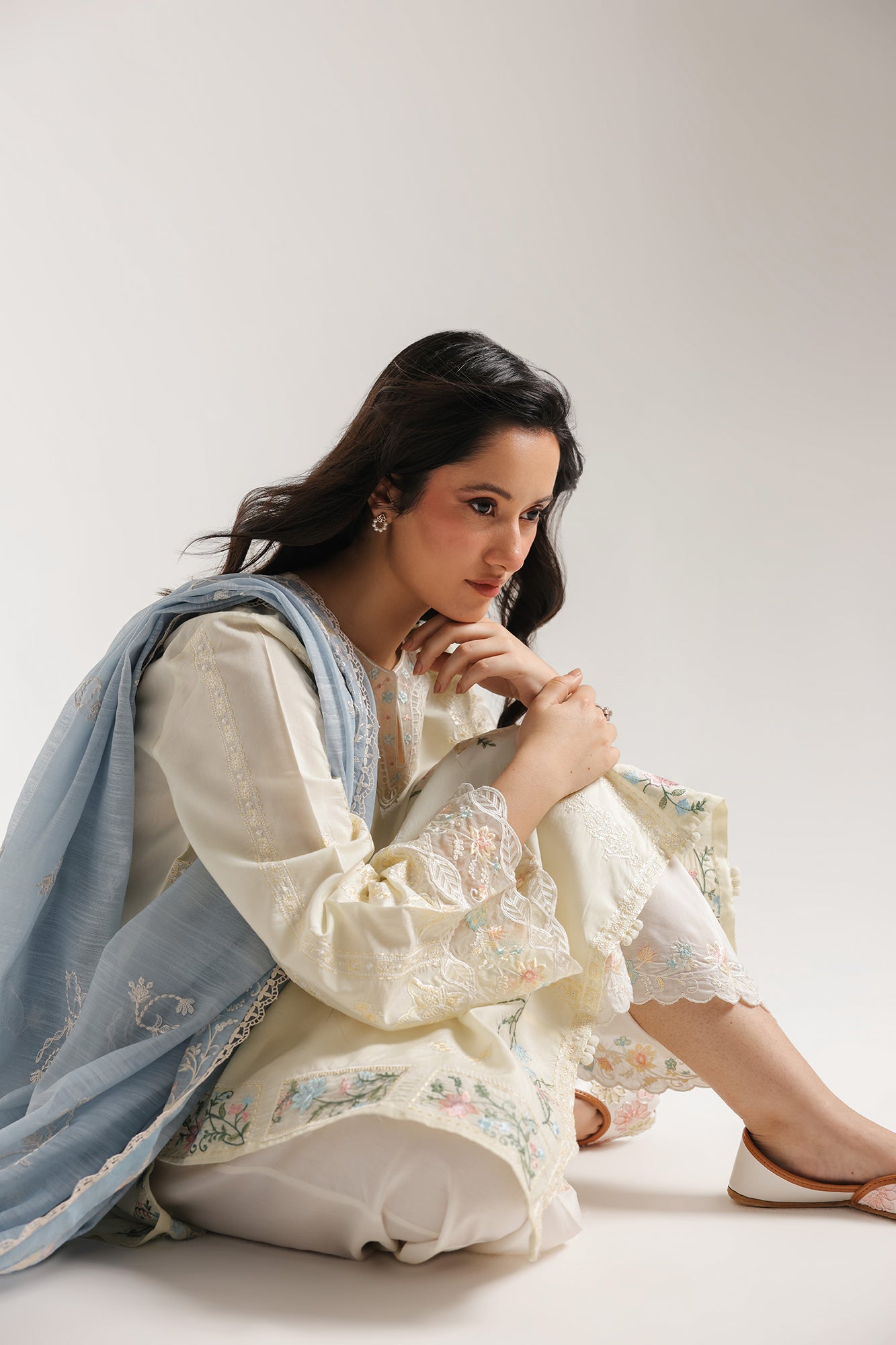 EMBROIDERED SUIT (E4060/103/115)