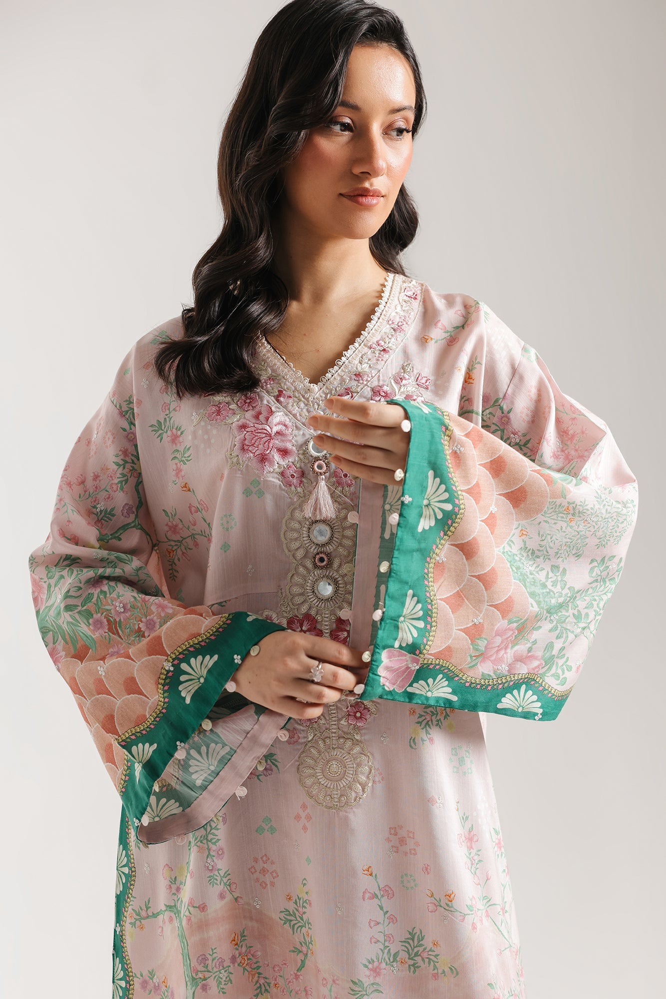 EMBROIDERED KAFTAN (E4091/103/425)