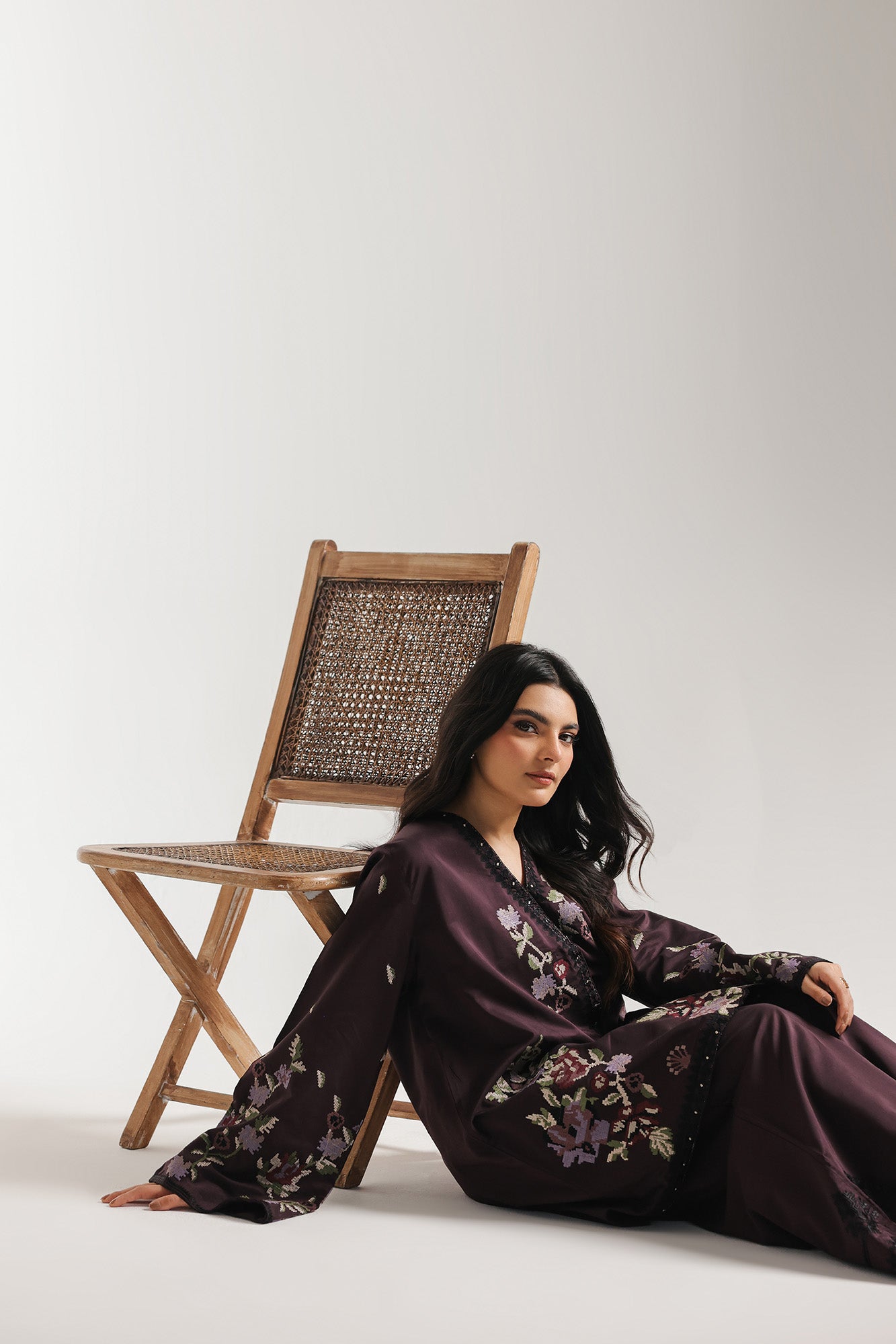 EMBROIDERED SUIT (E4092/103/516)