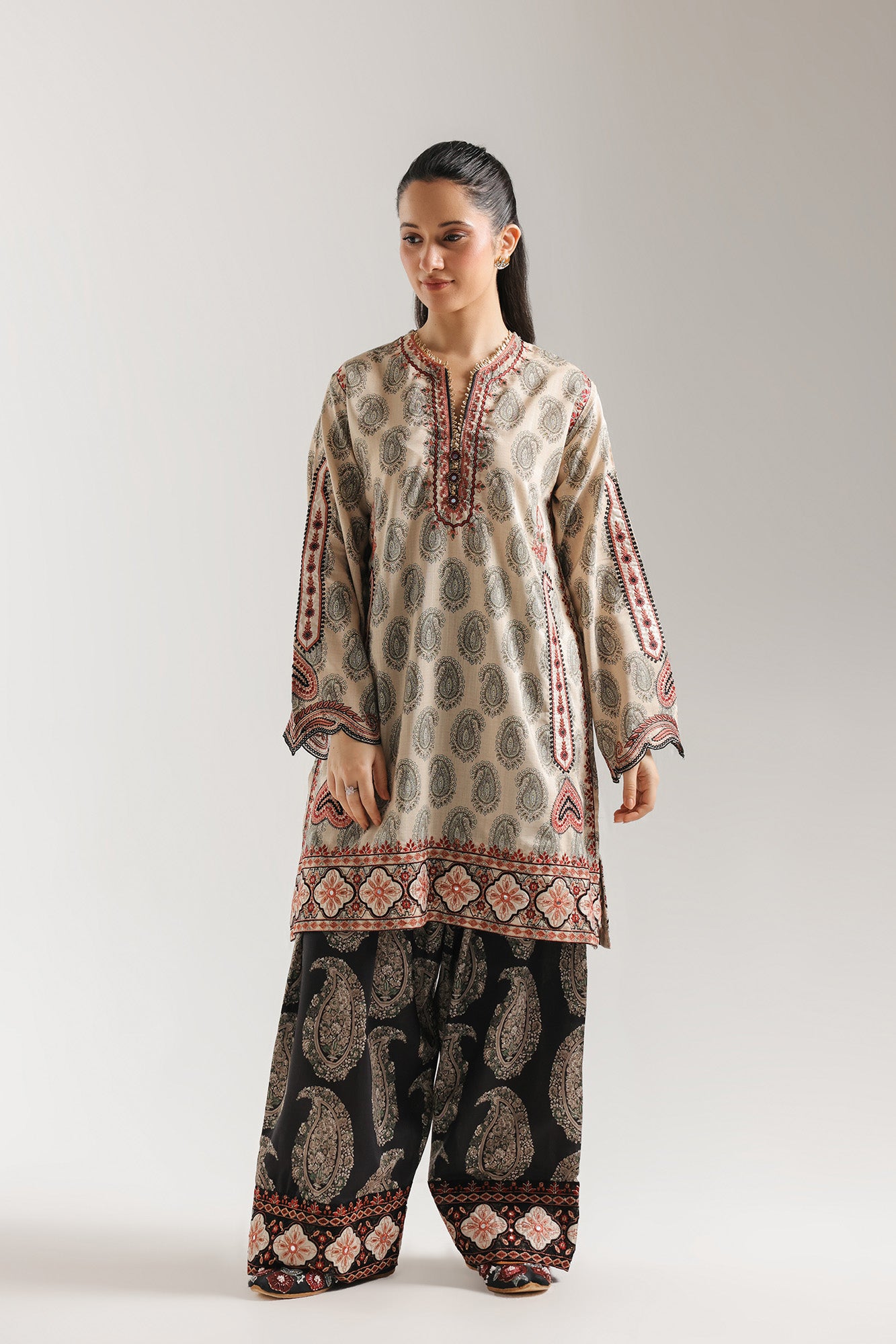 EMBROIDERED SUIT (E4093/103/007)