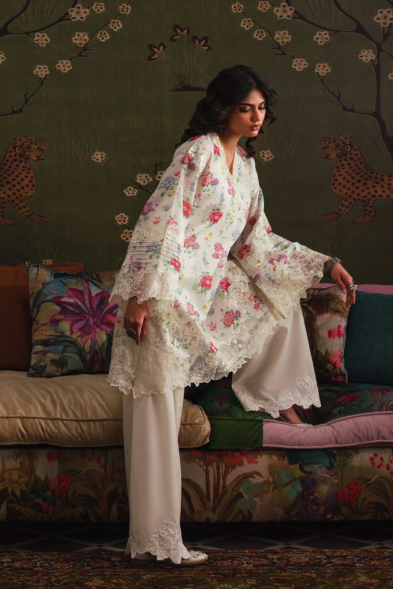 EMBROIDERED SUIT (E4095/103/003)