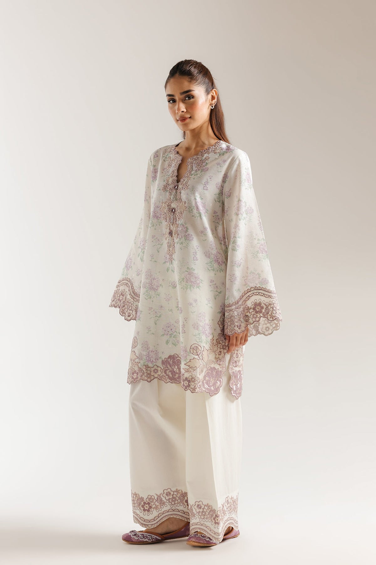 EMBROIDERED SUIT (E4096/103/005)