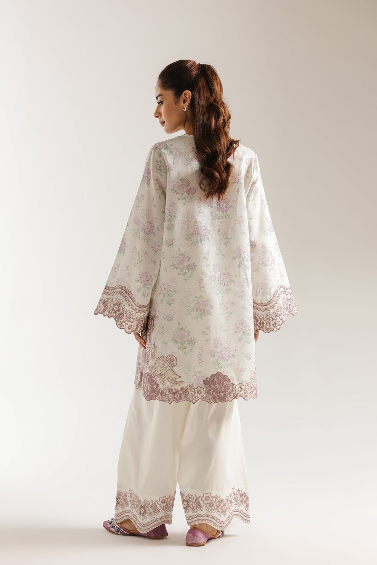 EMBROIDERED SUIT (E4096/103/005)