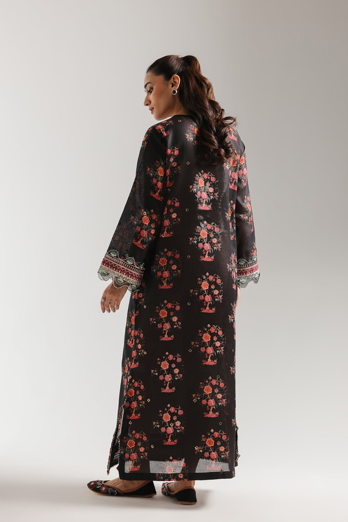 EMBROIDERED KAFTAN (E4097/103/902)