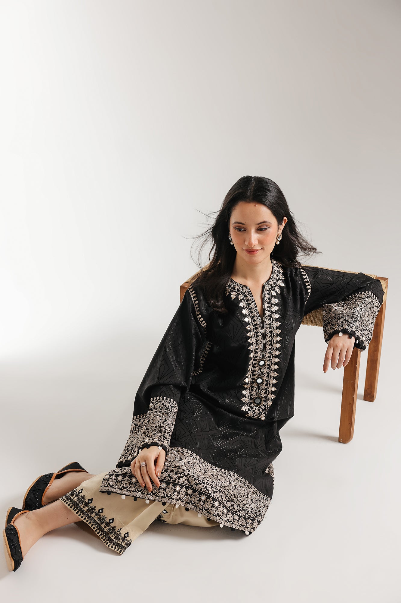 EMBROIDERED SUIT (E4102/103/902)