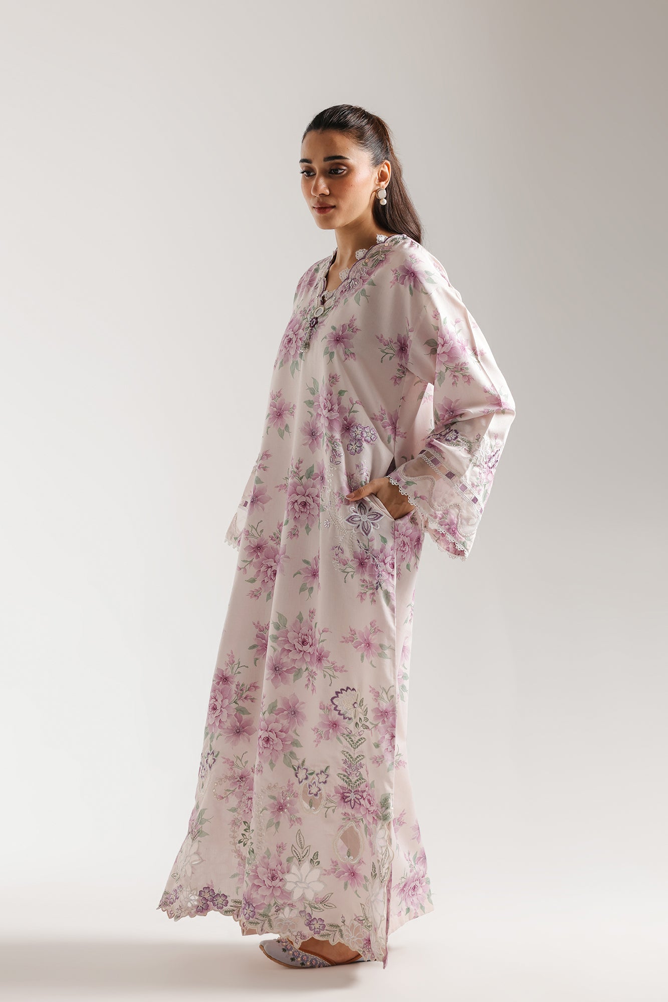 EMBROIDERED KAFTAN (E4126/103/529)