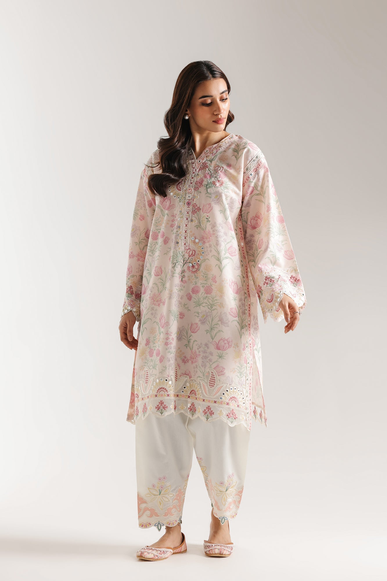 EMBROIDERED SUIT (E4127/103/316)